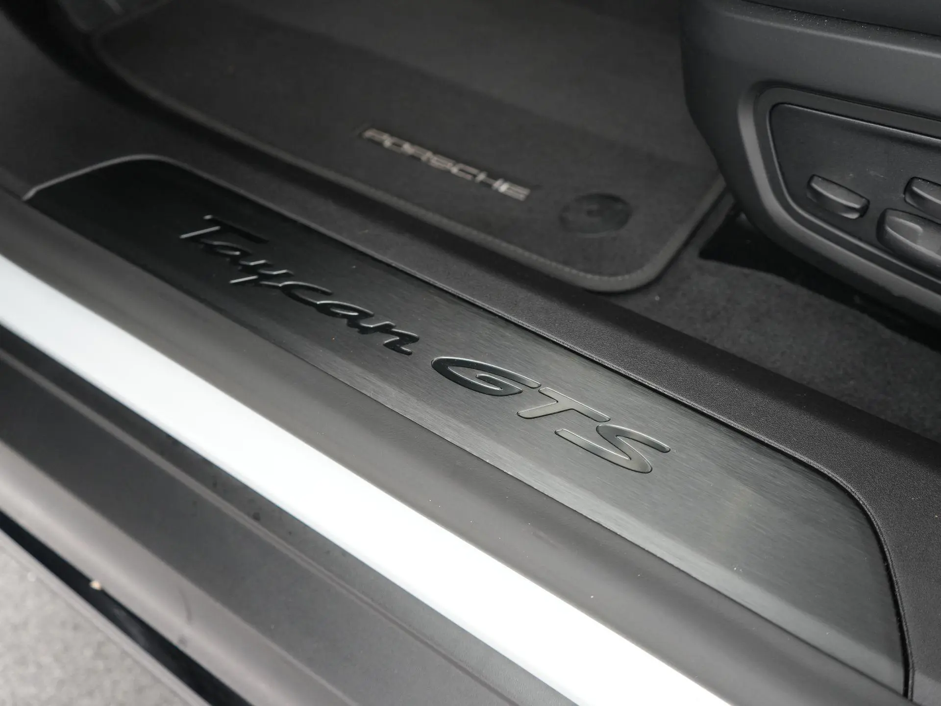 Taycan Sport Turismo GTS 93 kWh