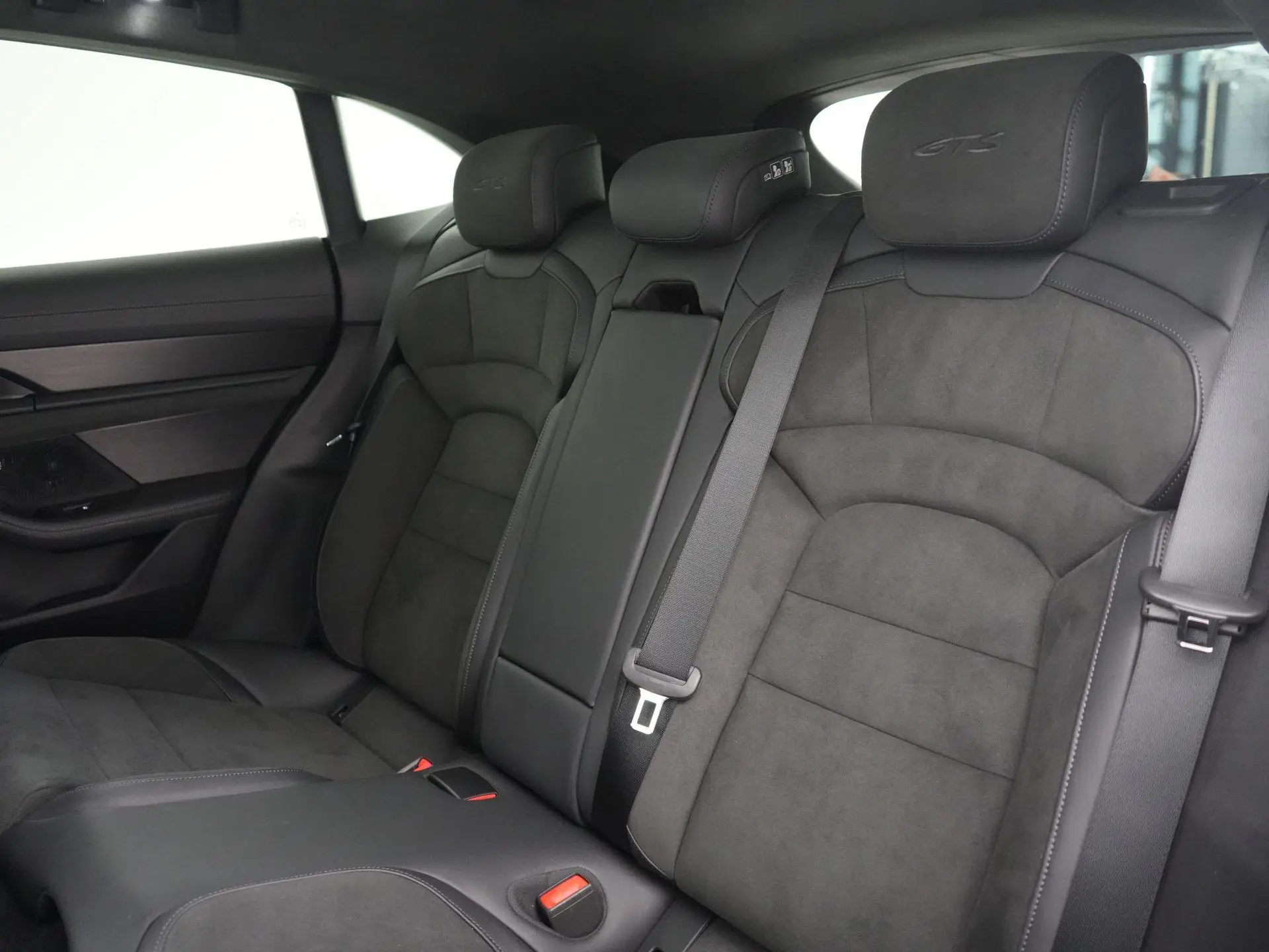 Taycan Sport Turismo GTS 93 kWh