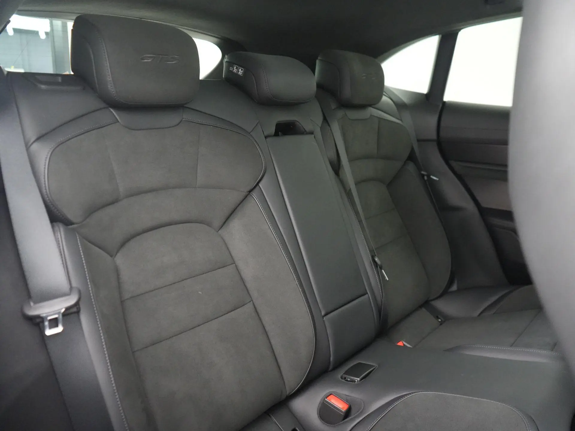 Taycan Sport Turismo GTS 93 kWh