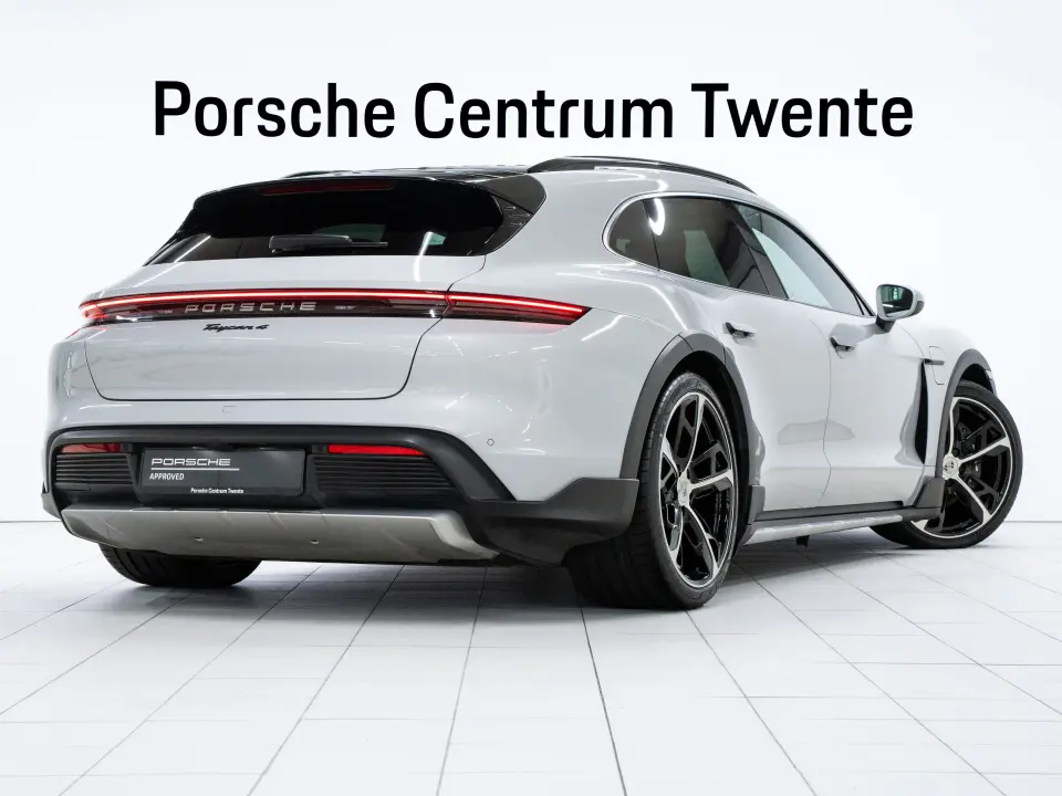 Porsche Taycan 4 Cross Turismo