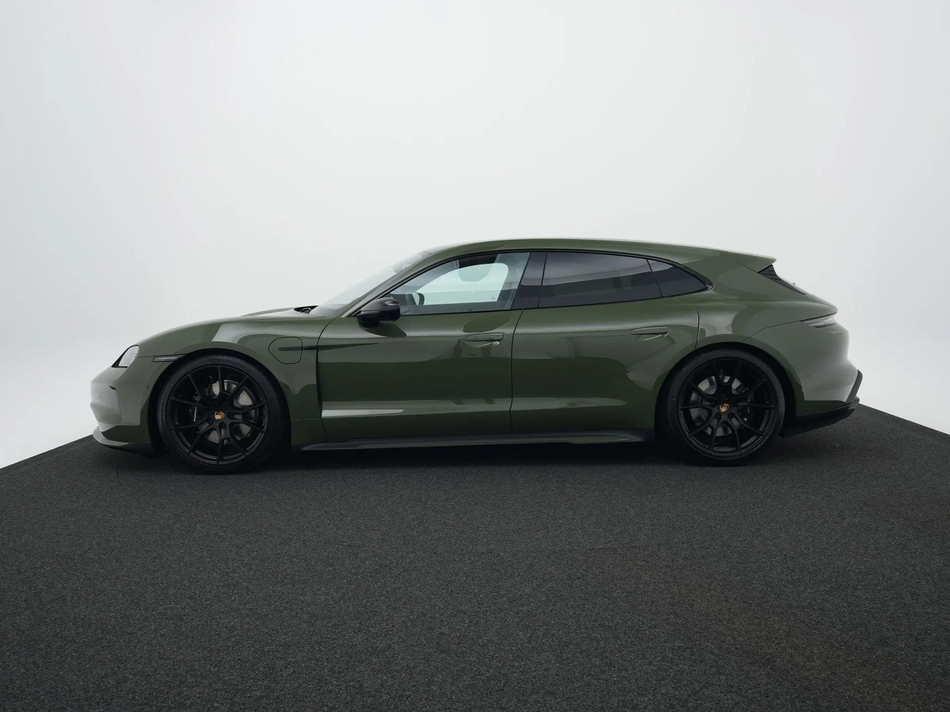 Taycan Sport Turismo Black Edition