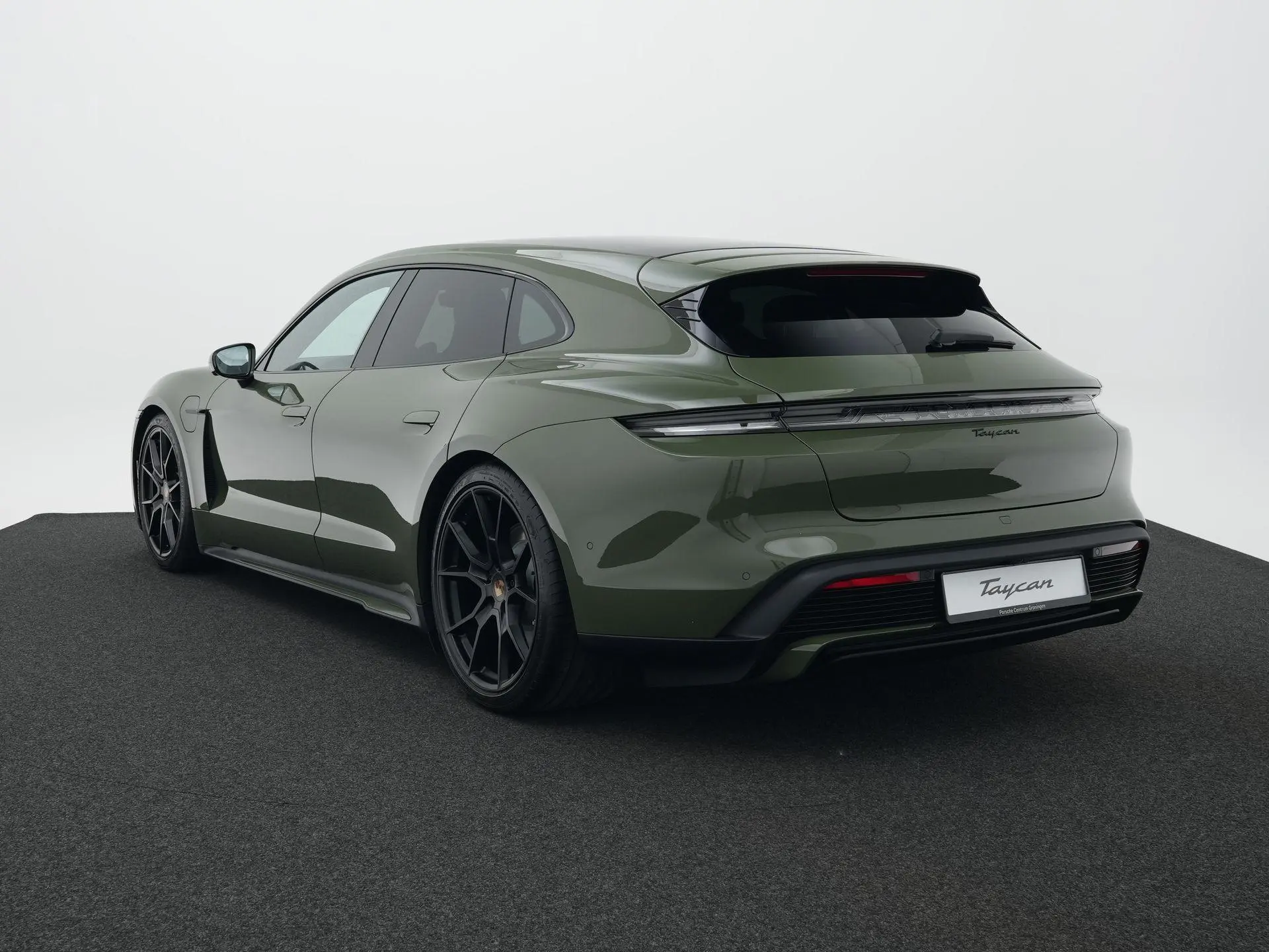 Taycan Sport Turismo Black Edition