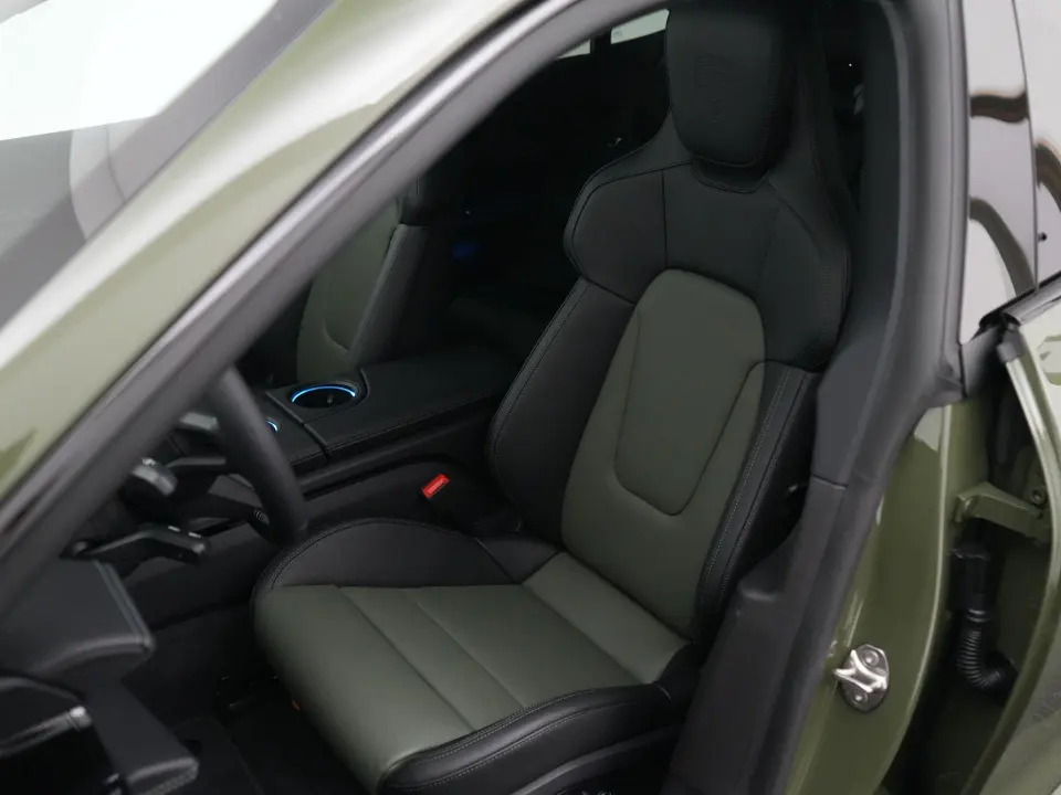Taycan Sport Turismo Black Edition