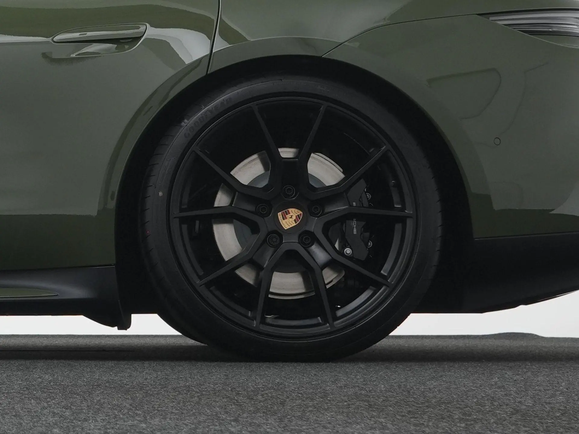Taycan Sport Turismo Black Edition