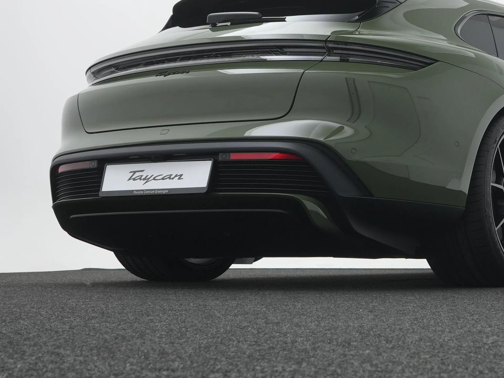 Taycan Sport Turismo Black Edition