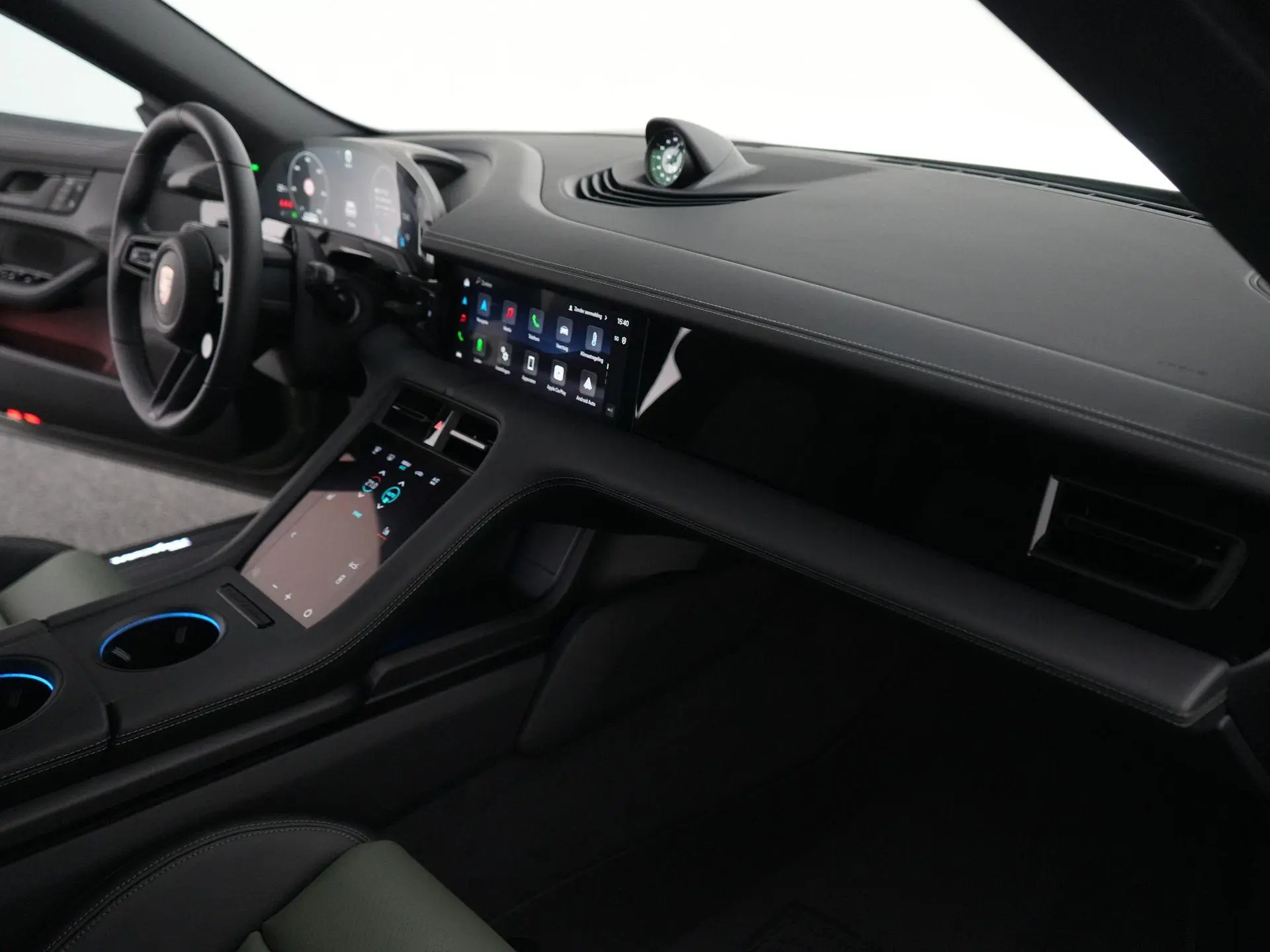 Taycan Sport Turismo Black Edition