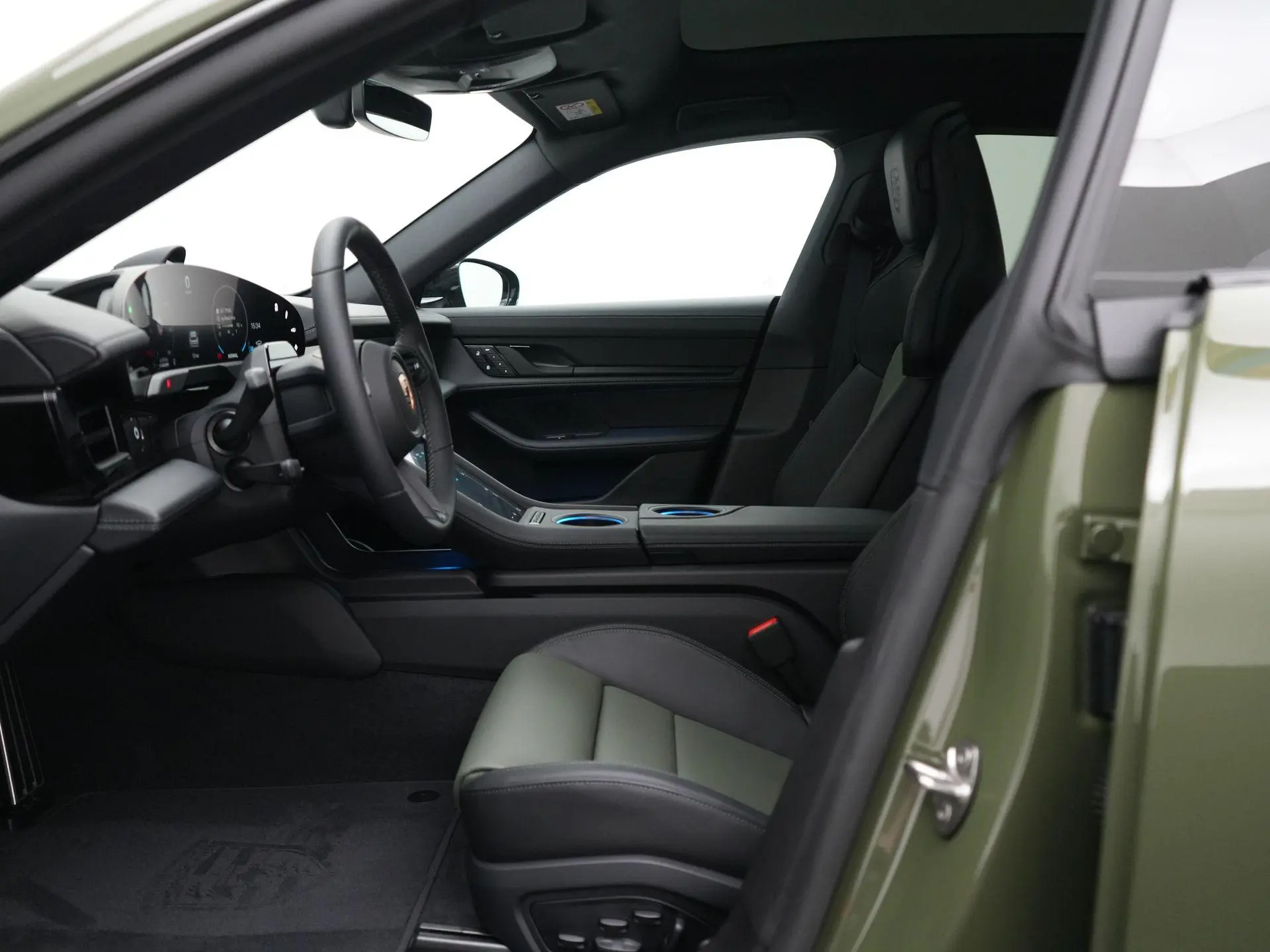 Taycan Sport Turismo Black Edition