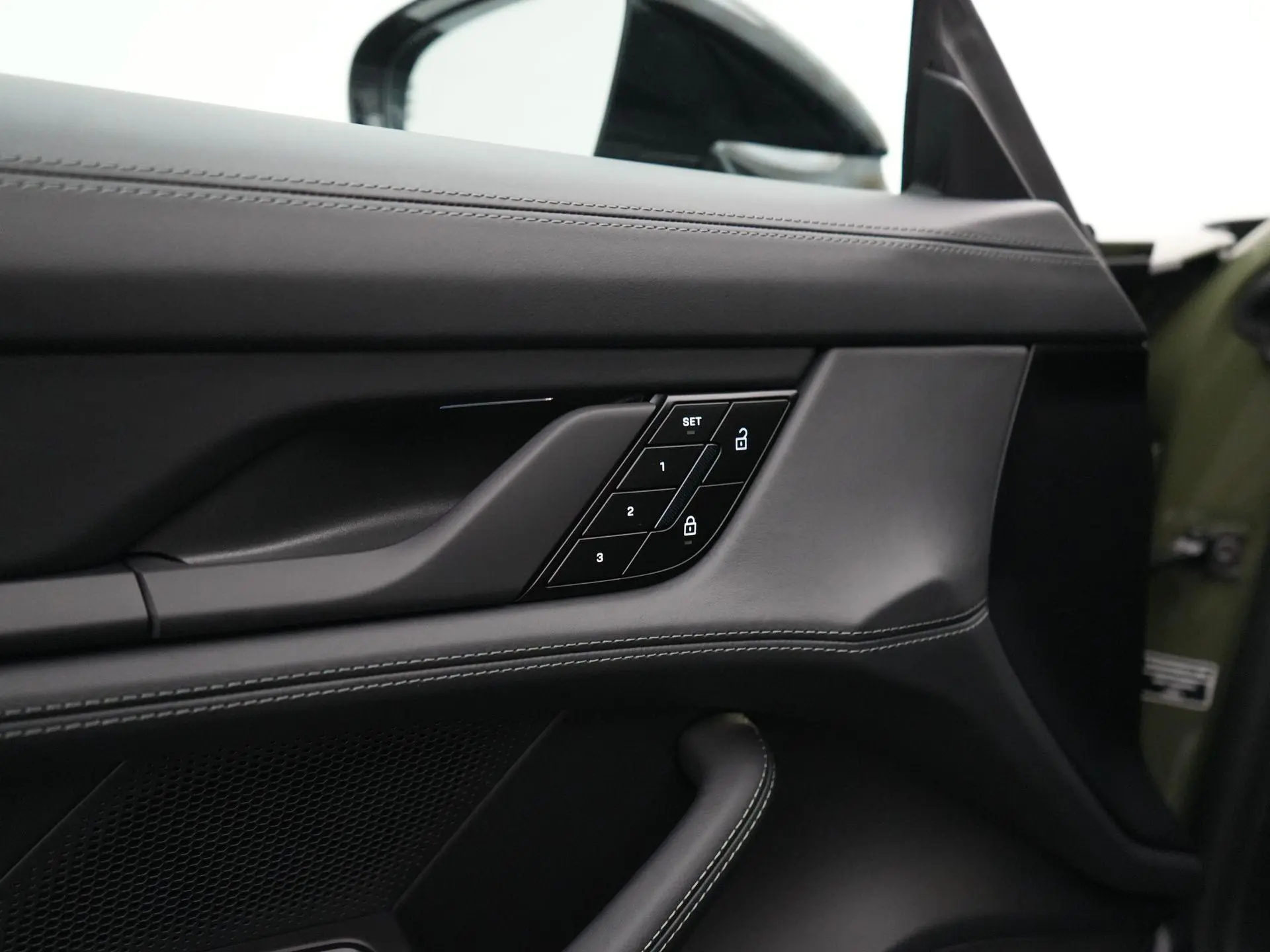 Taycan Sport Turismo Black Edition