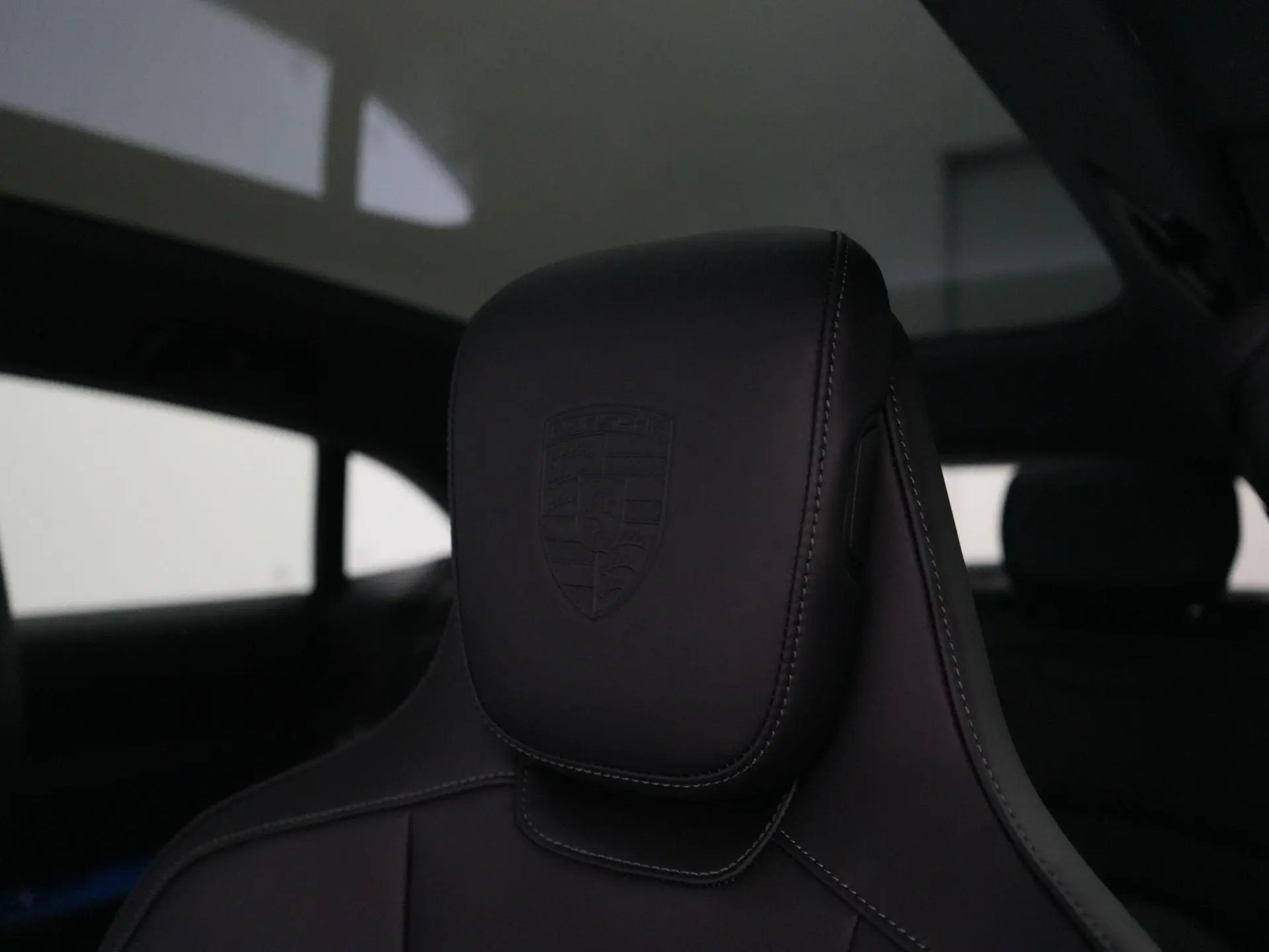 Taycan Sport Turismo Black Edition