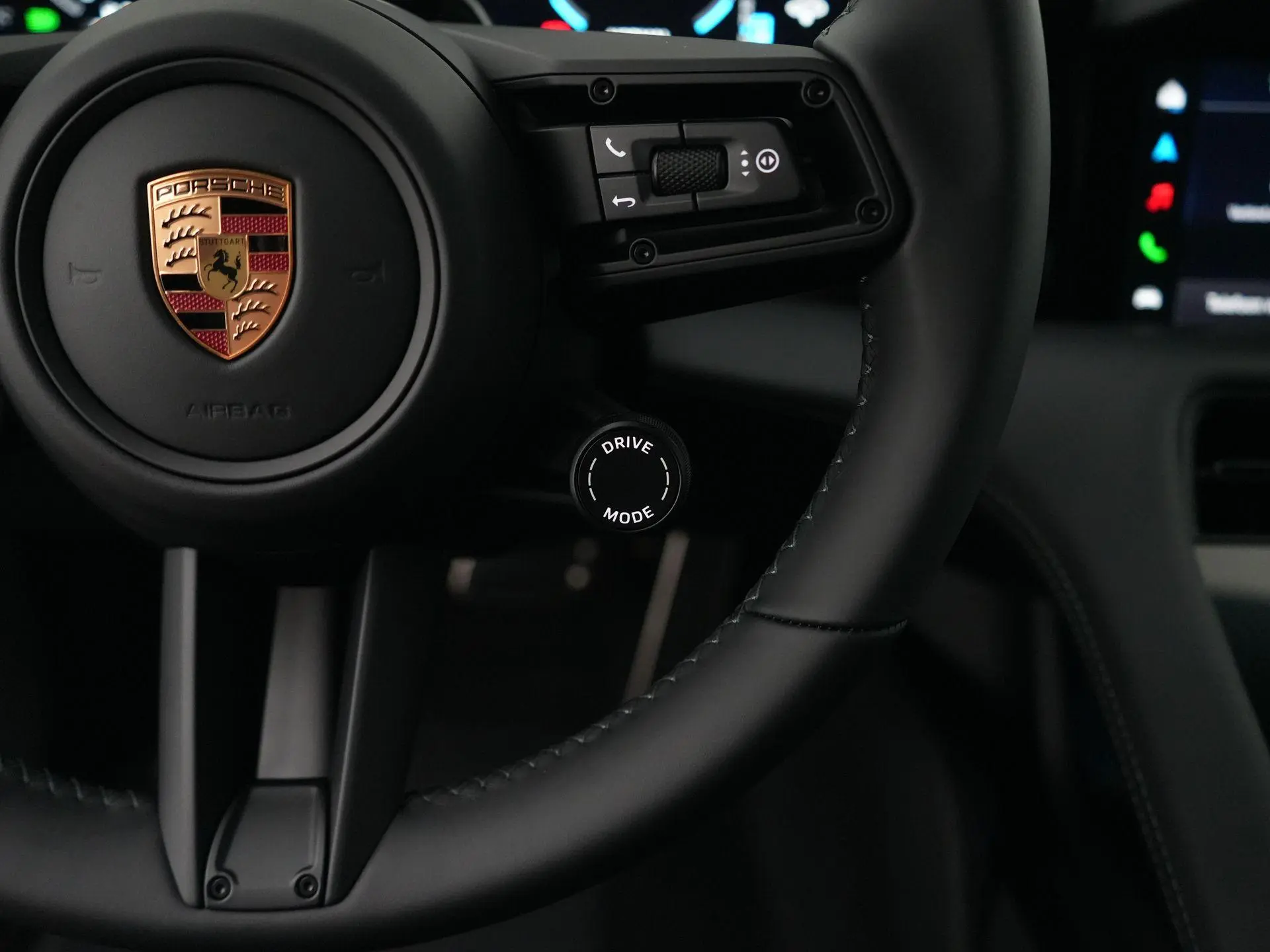 Taycan Sport Turismo Black Edition