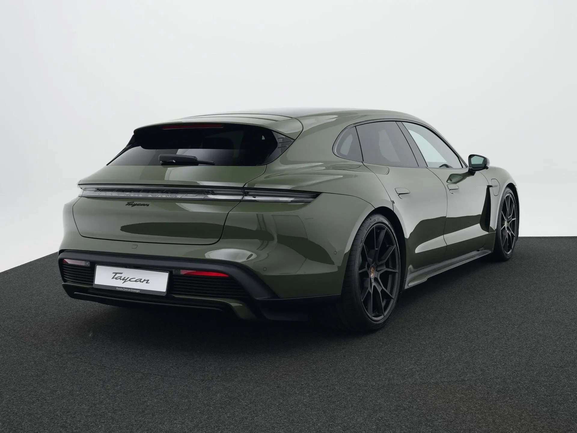 Taycan Sport Turismo Black Edition