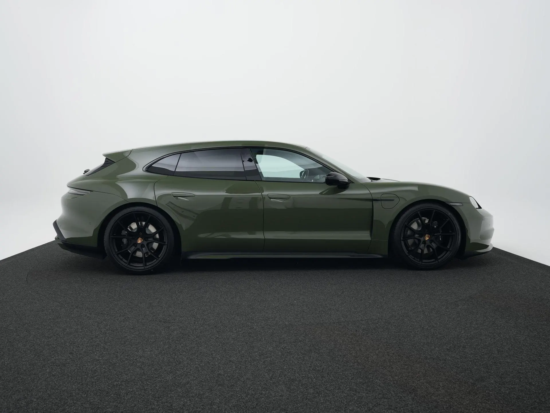 Taycan Sport Turismo Black Edition