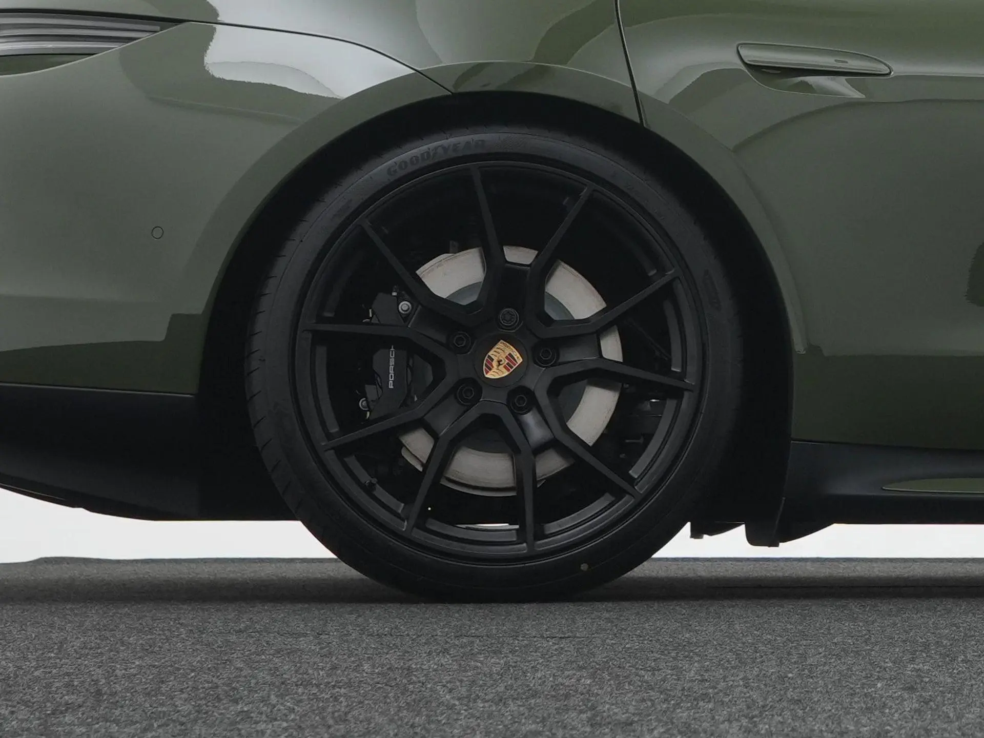 Taycan Sport Turismo Black Edition