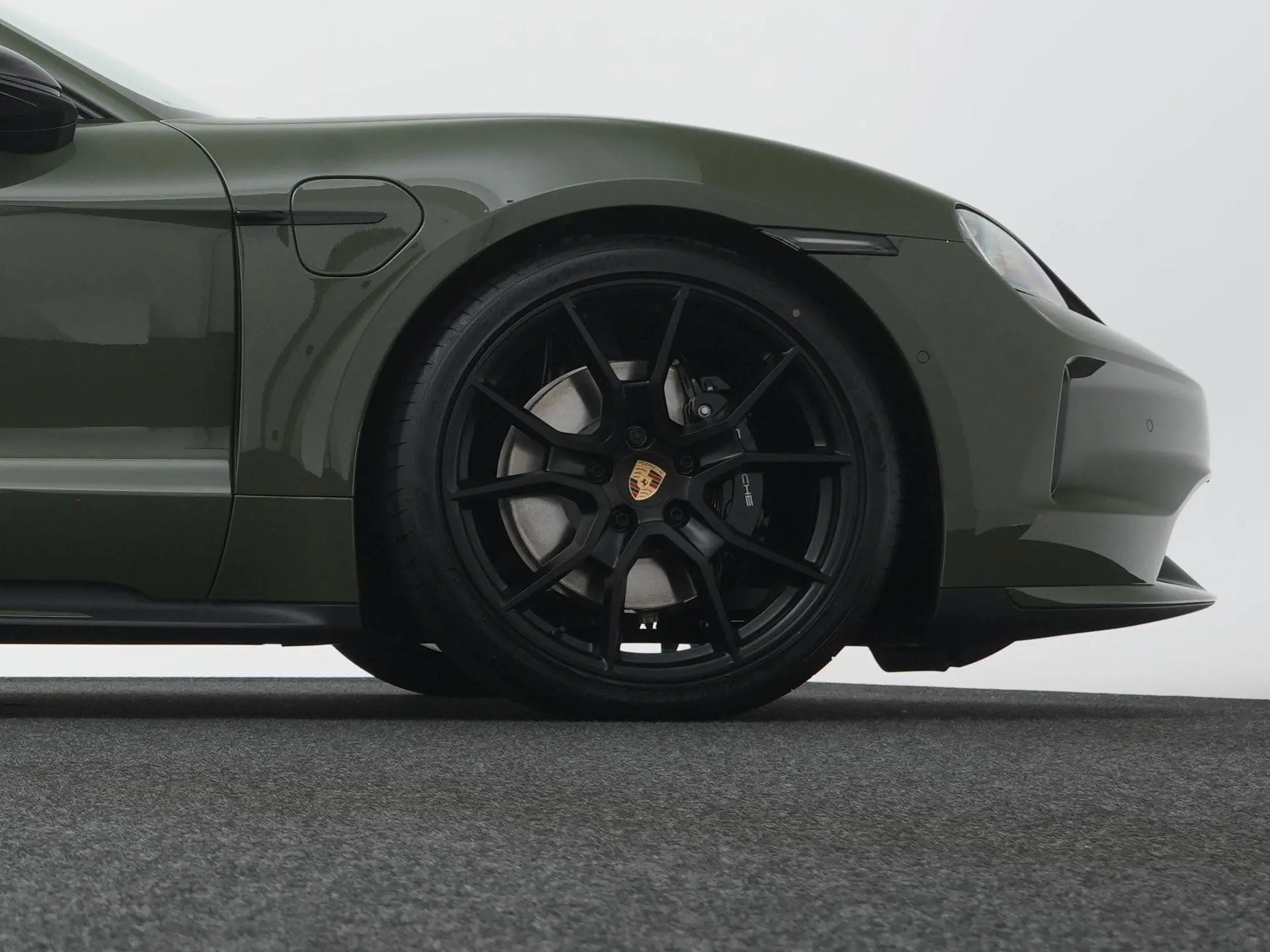 Taycan Sport Turismo Black Edition