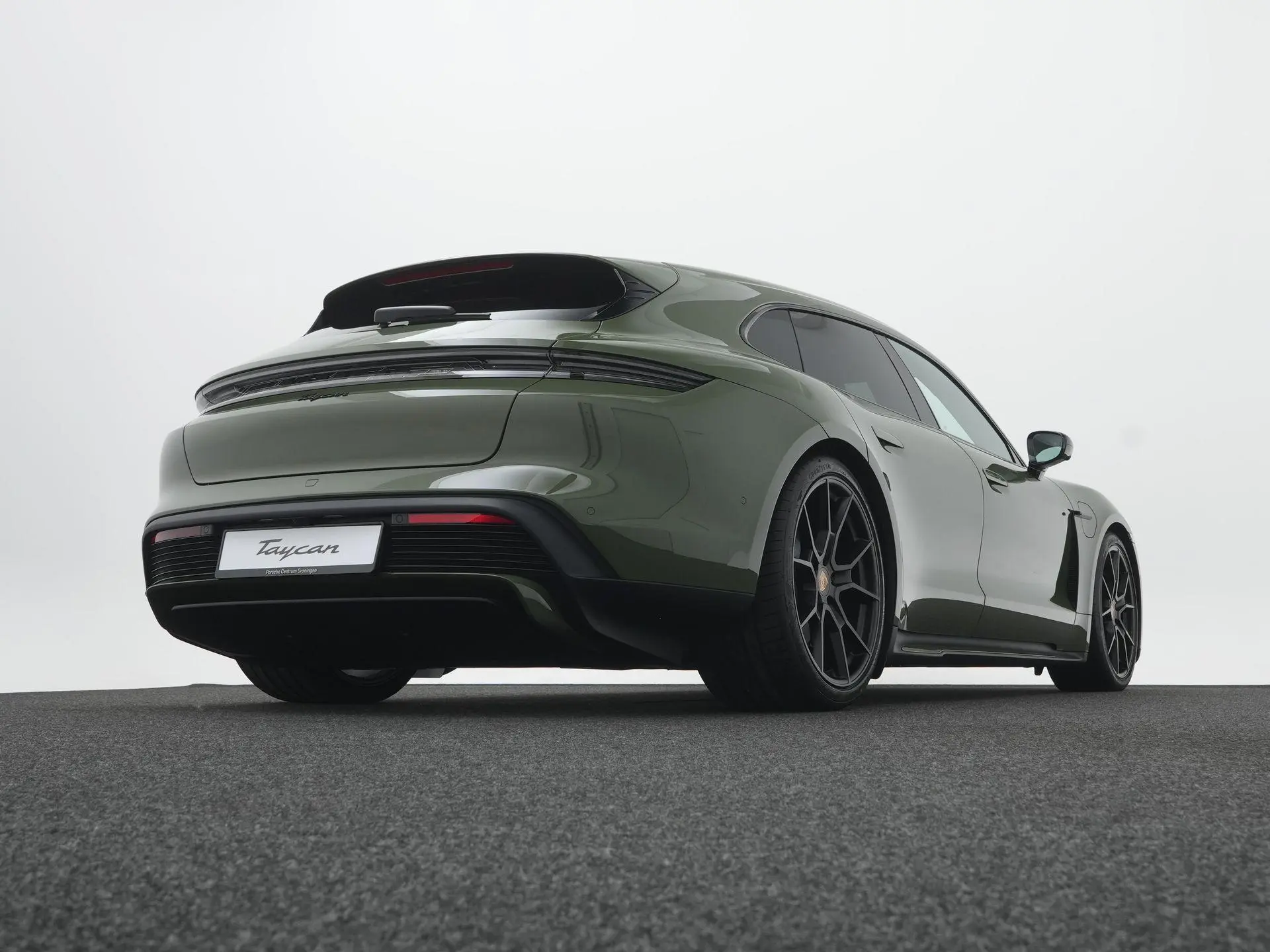 Taycan Sport Turismo Black Edition