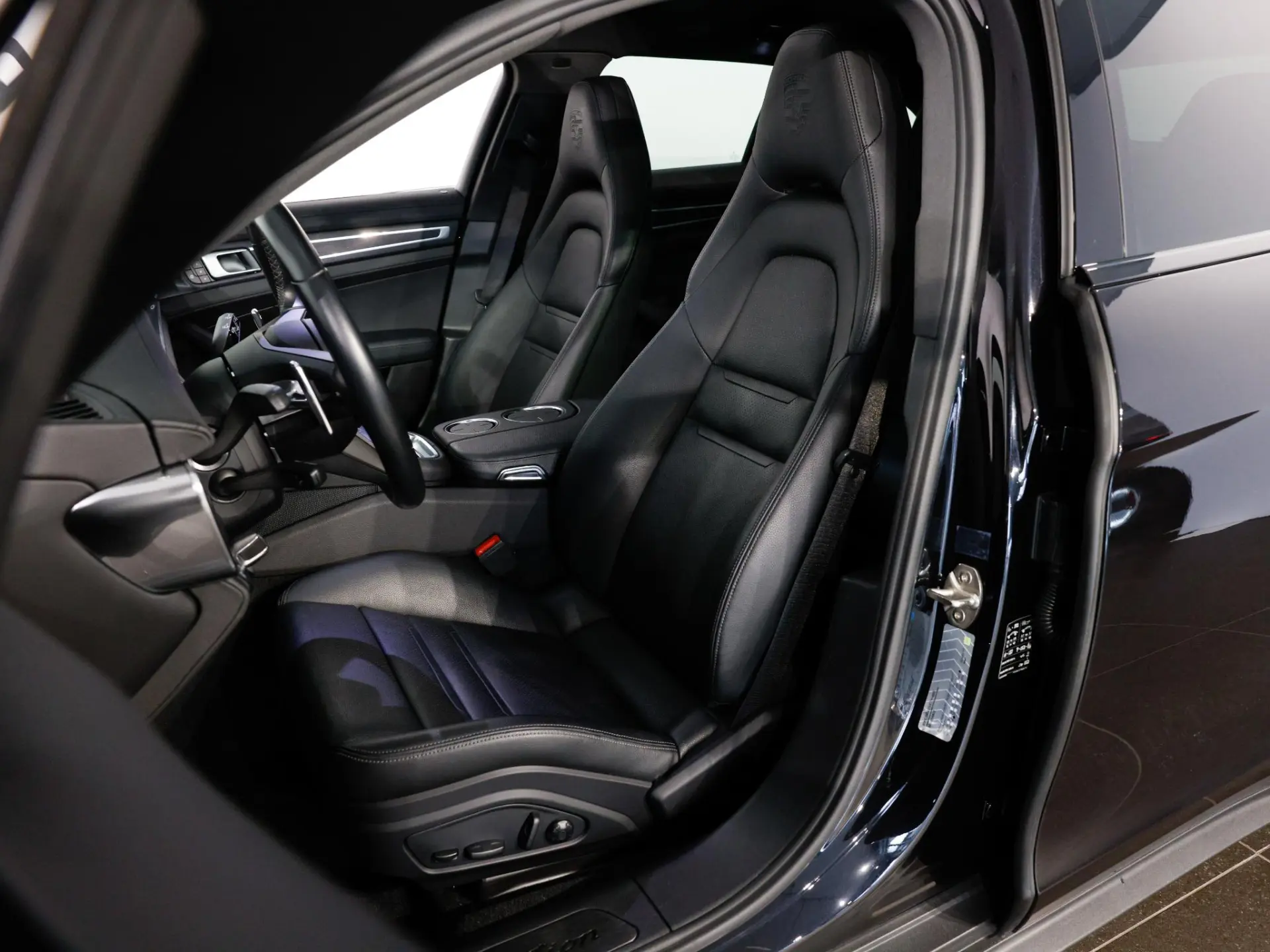 Panamera Sport Turismo 4 E-Hybrid Platinum Edition