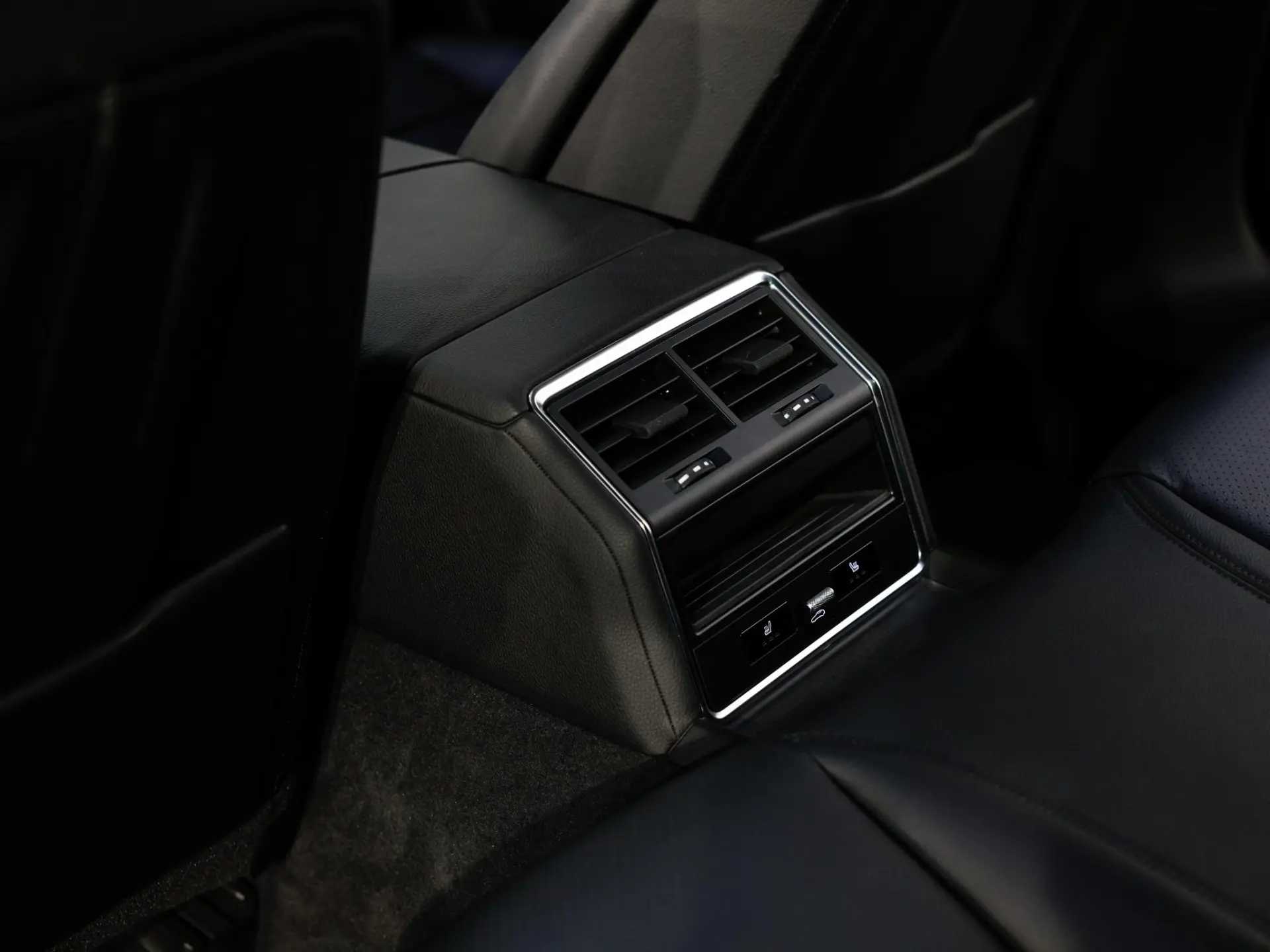 Panamera Sport Turismo 4 E-Hybrid Platinum Edition