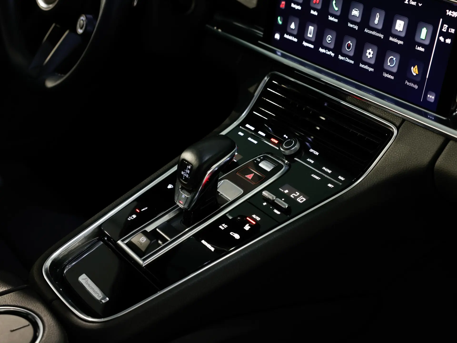 Panamera Sport Turismo 4 E-Hybrid Platinum Edition