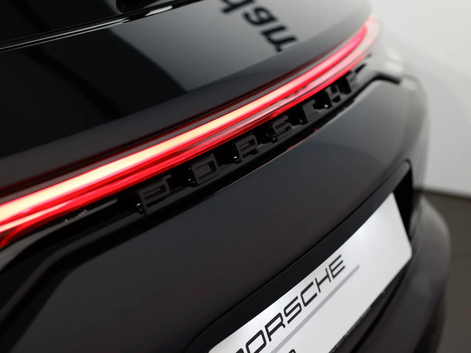 Panamera Sport Turismo 4 E-Hybrid Platinum Edition