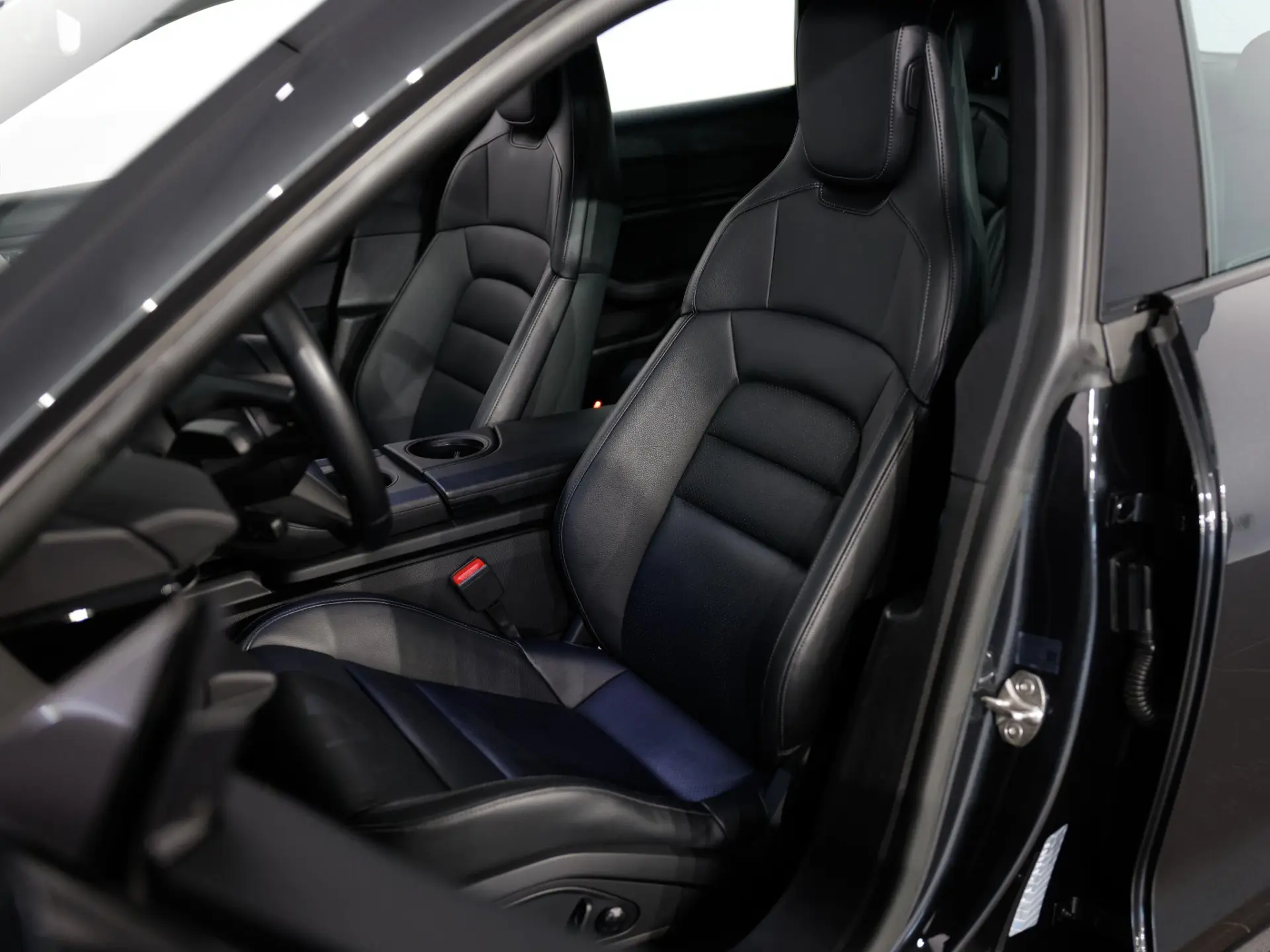 Taycan 4 Cross Turismo 