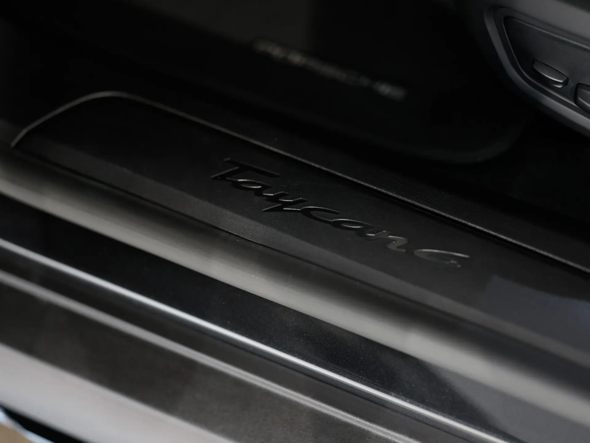 Taycan 4 Cross Turismo 