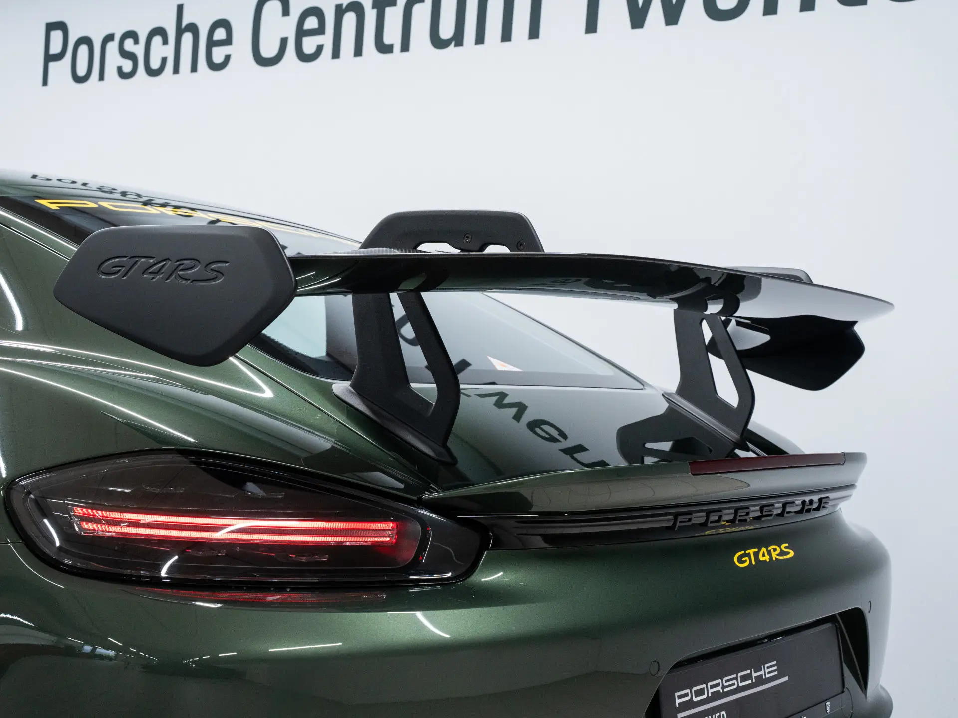 718 Cayman GT4 RS
