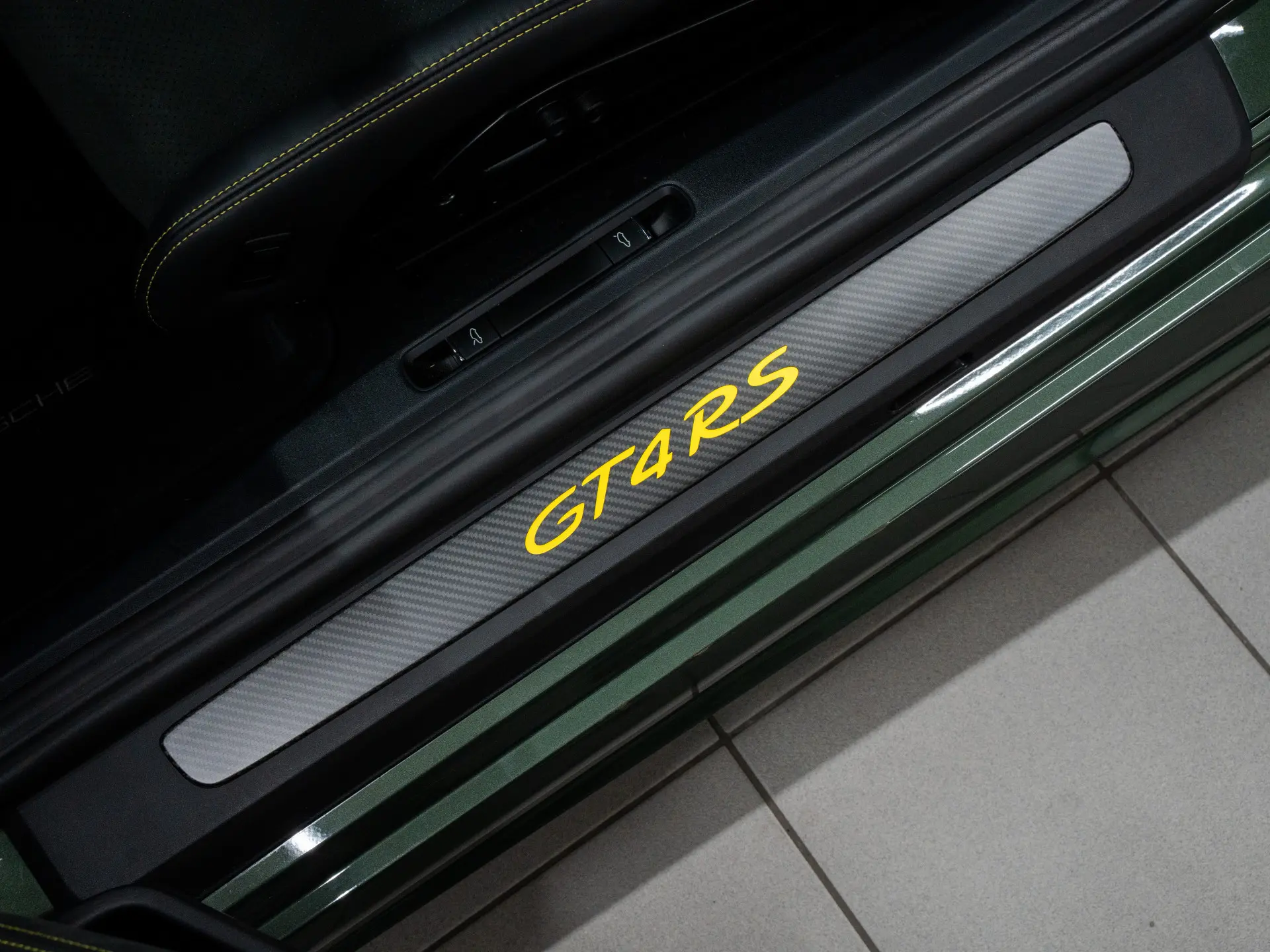 718 Cayman GT4 RS
