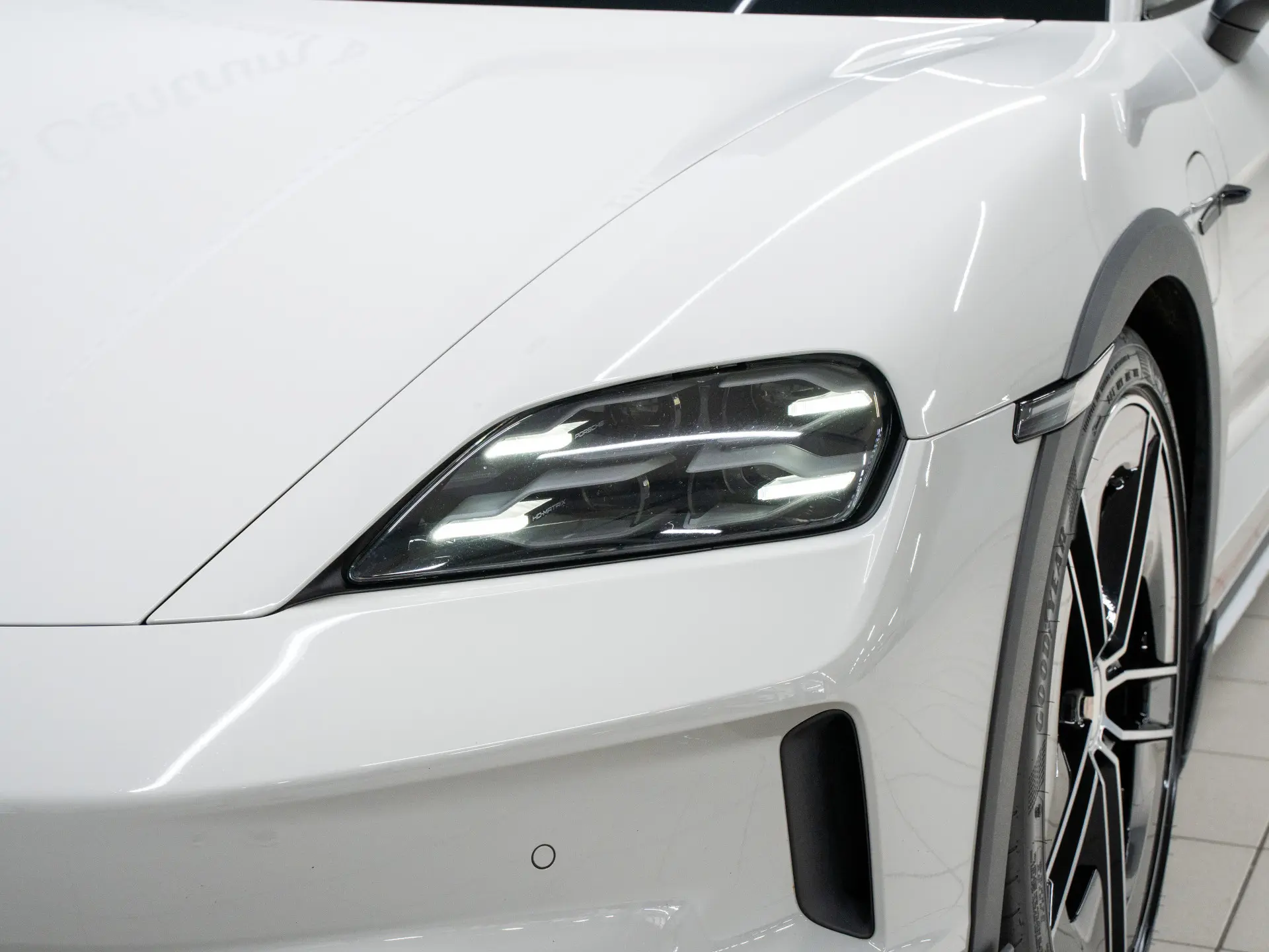Taycan 4S Cross Turismo