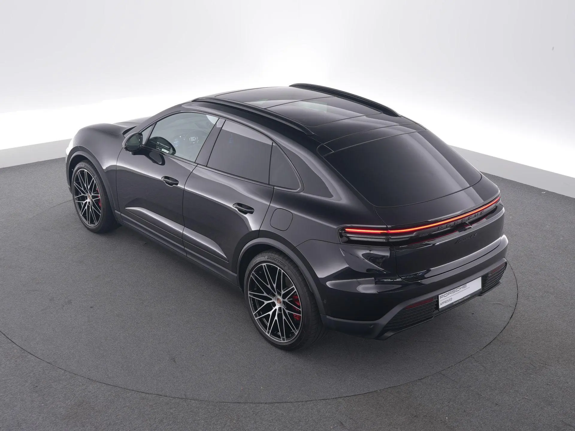 Macan 4 S 100 kWh