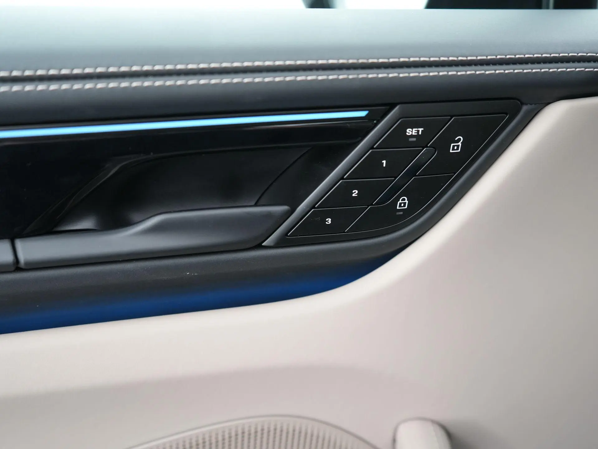 Macan 4 S 100 kWh