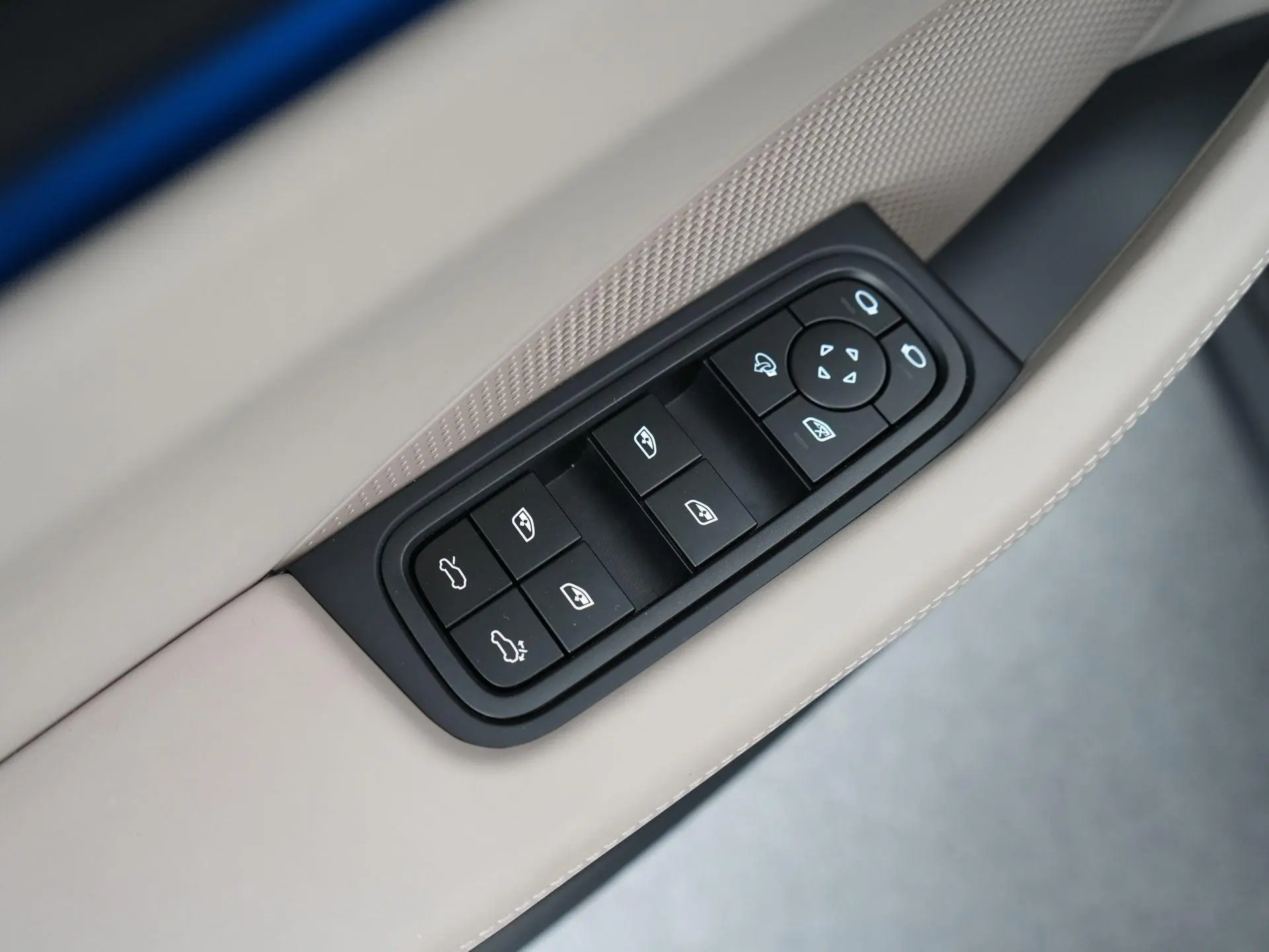 Macan 4 S 100 kWh