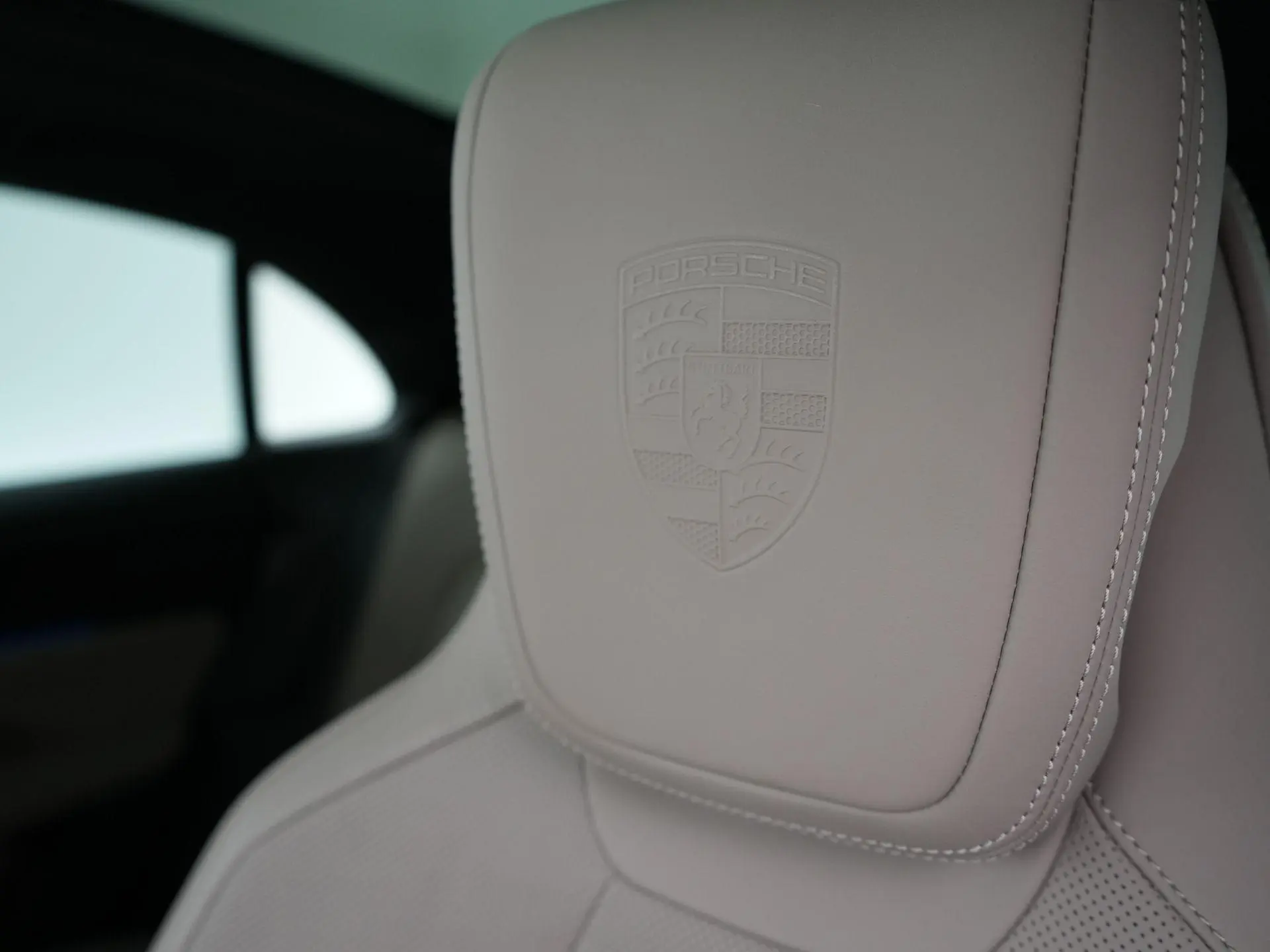 Macan 4 S 100 kWh