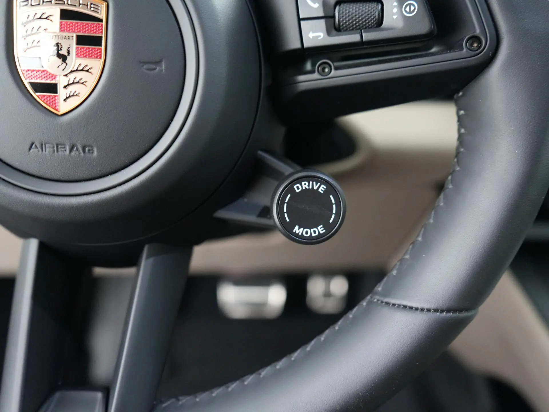 Macan 4 S 100 kWh