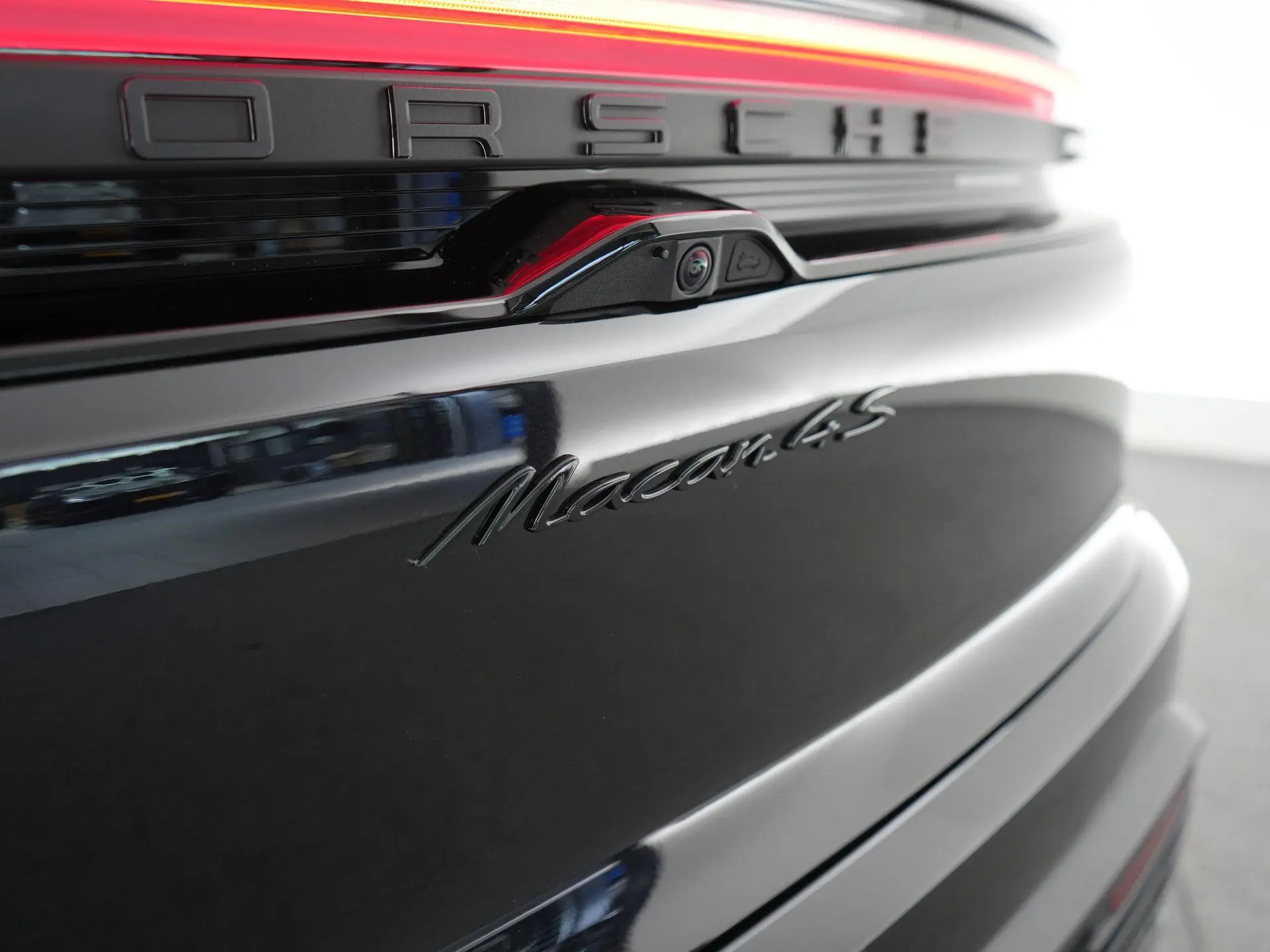 Macan 4 S 100 kWh