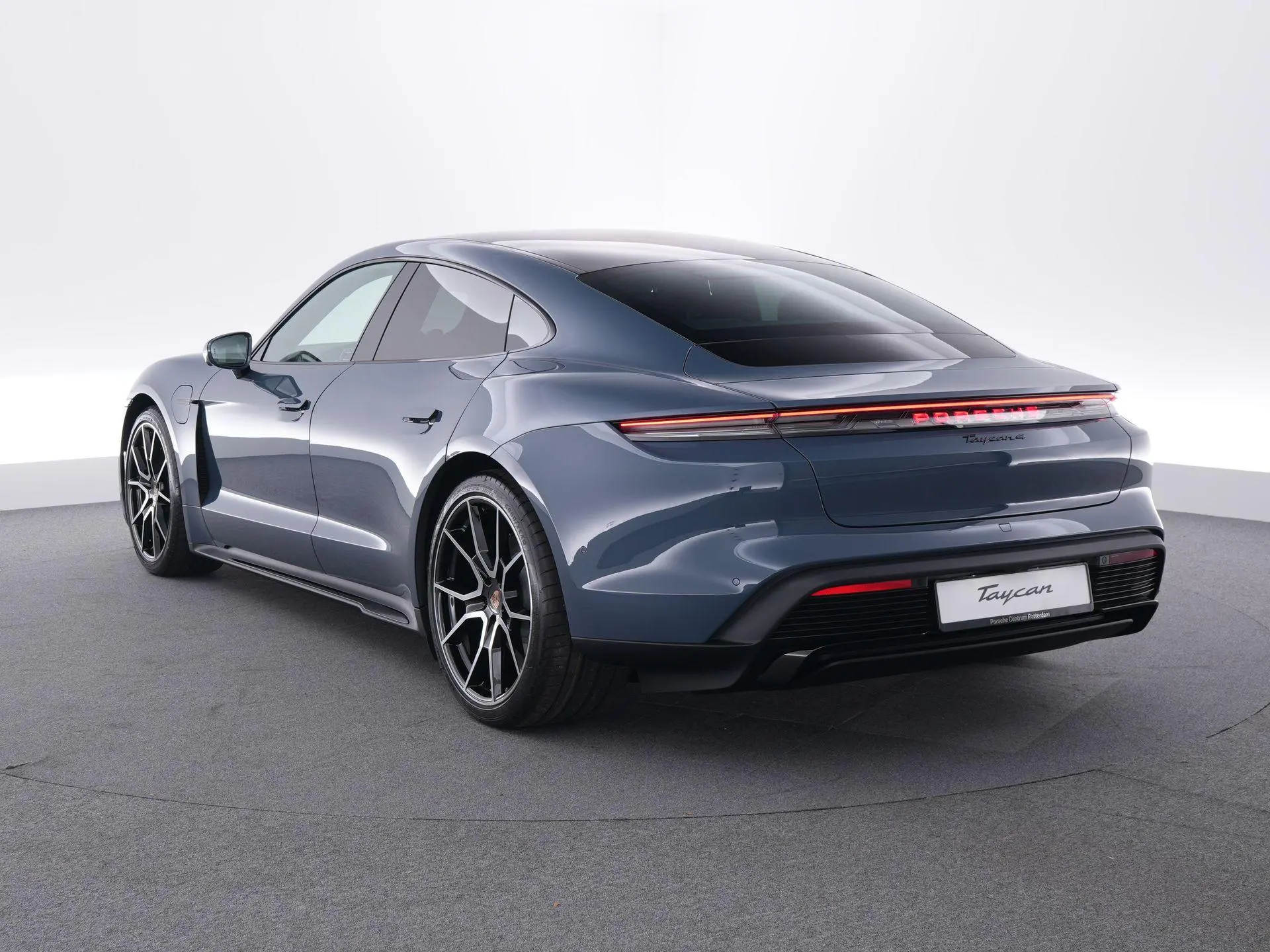 Taycan 4 Black Edition 105 kWh