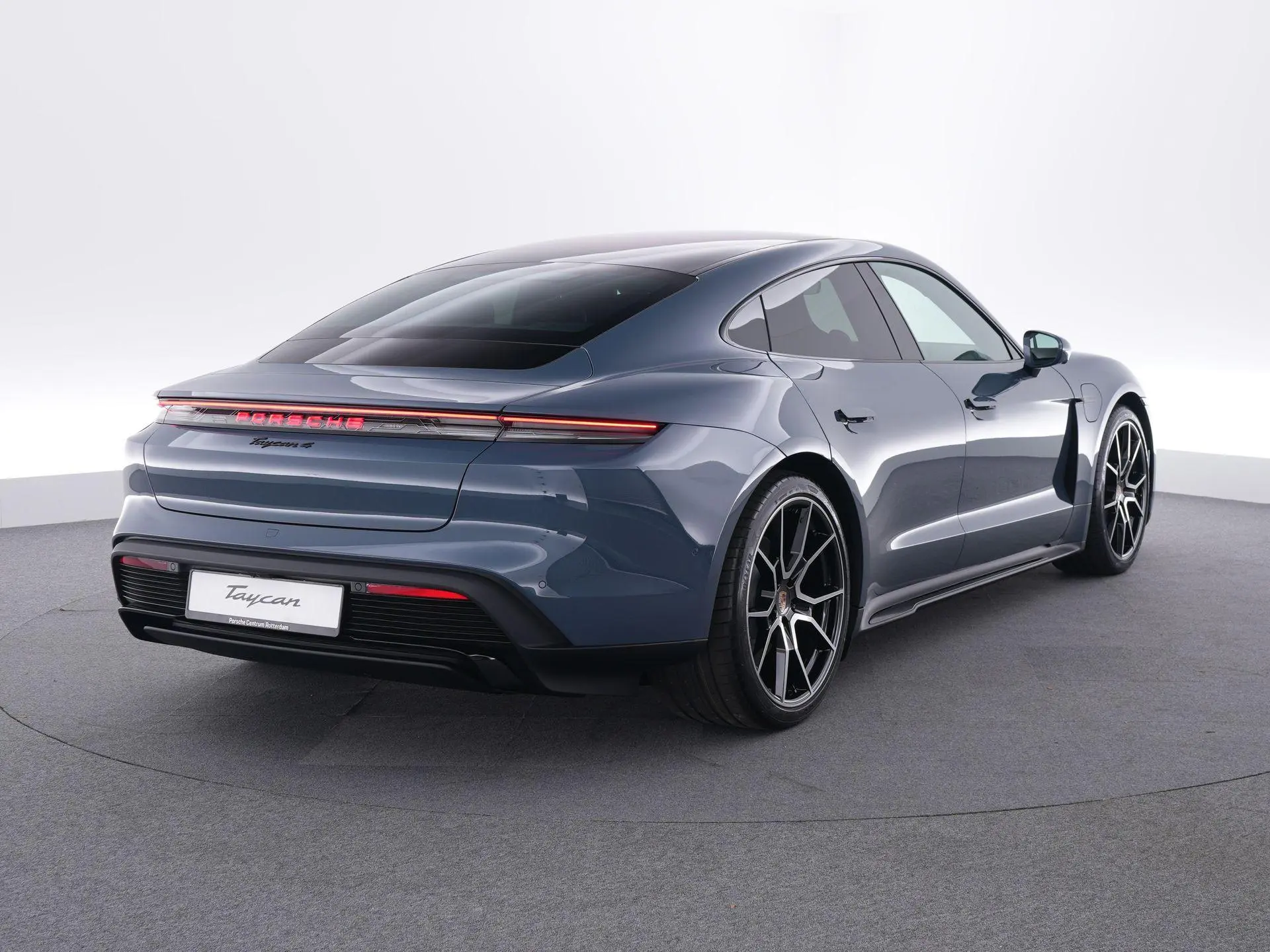 Taycan 4 Black Edition 105 kWh