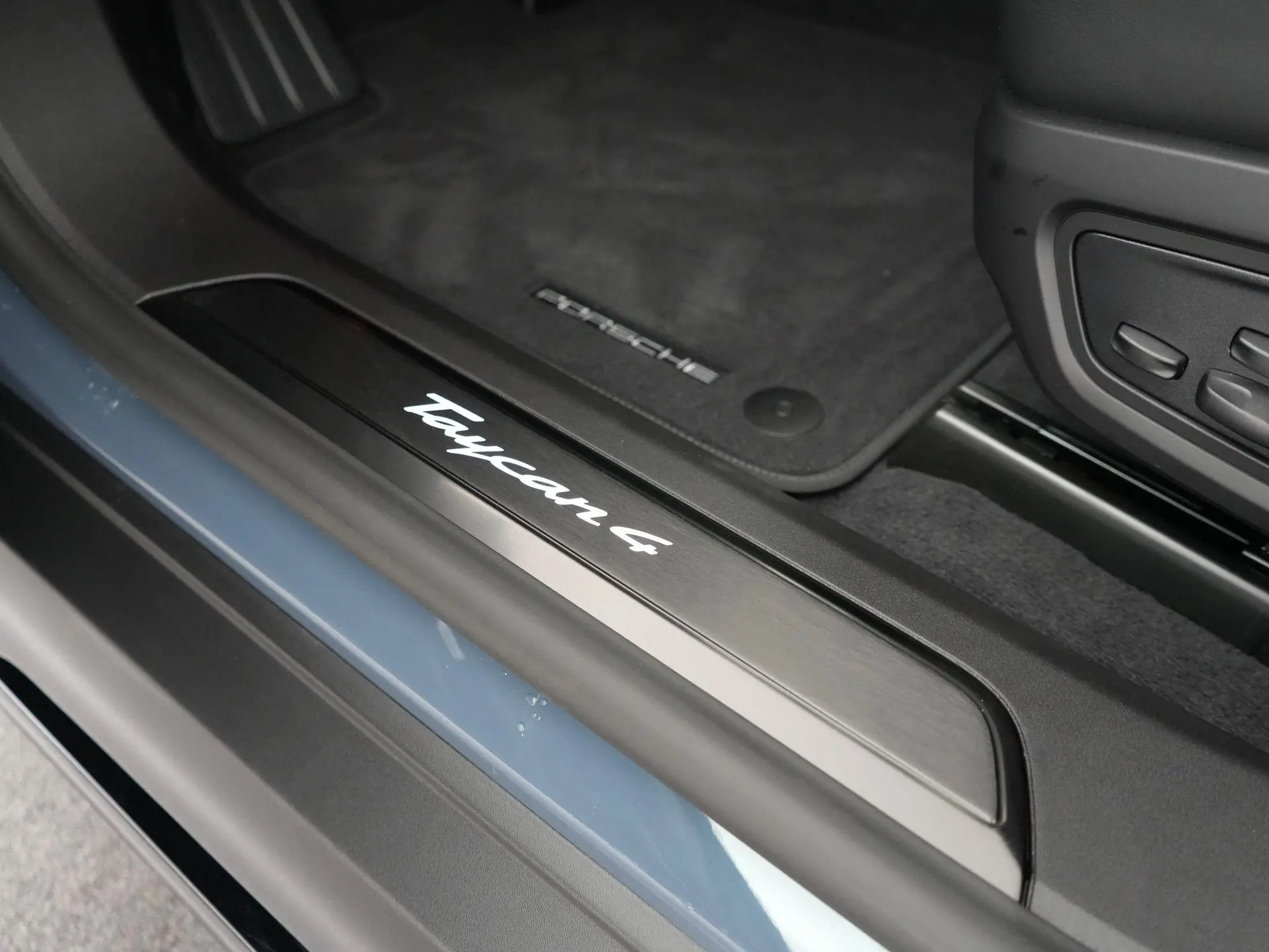 Taycan 4 Black Edition 105 kWh