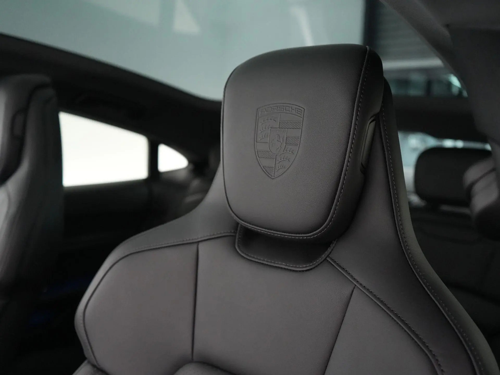 Taycan 4 Black Edition 105 kWh