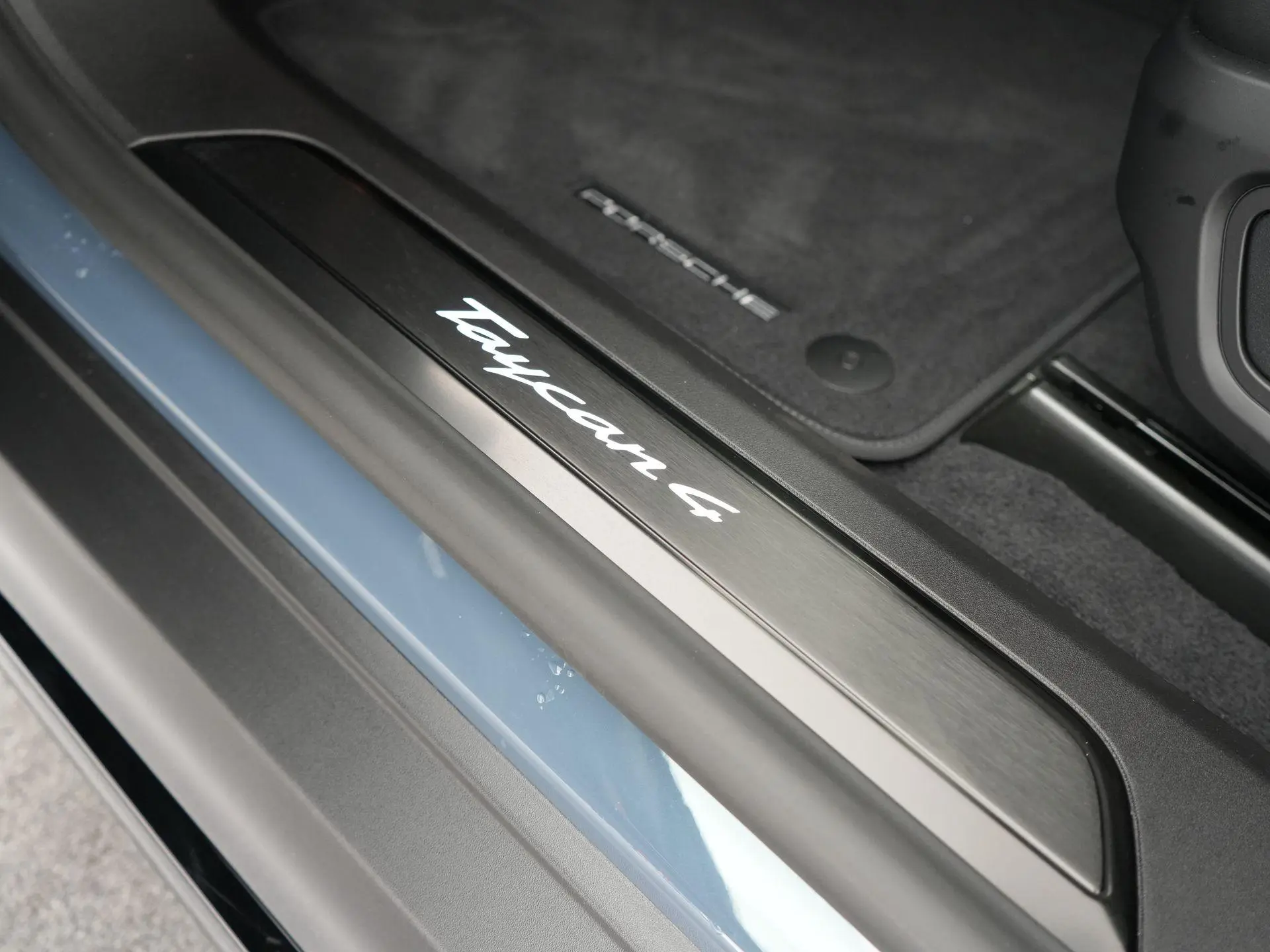 Taycan 4 Black Edition 105 kWh