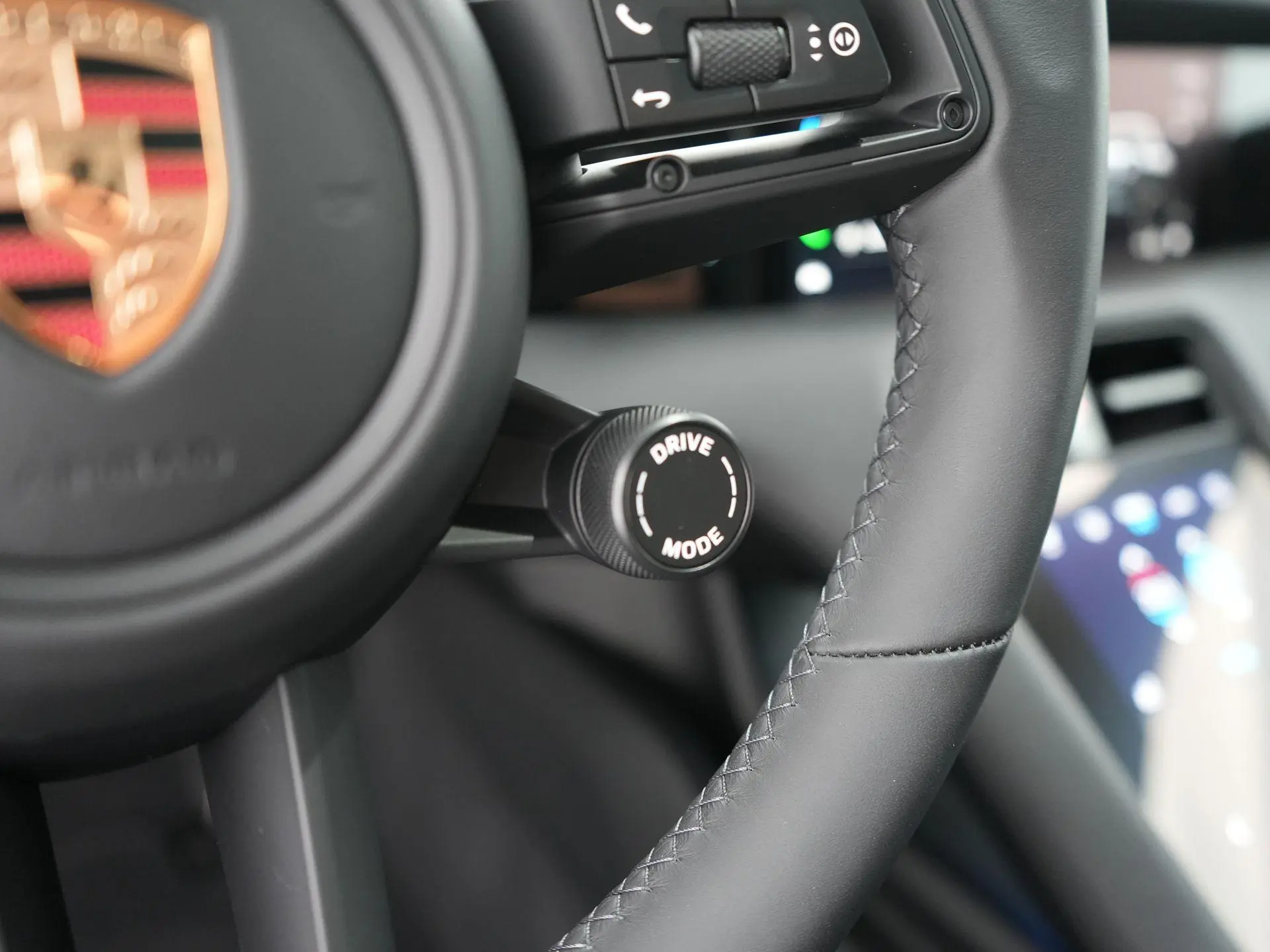 Taycan 4 Black Edition 105 kWh