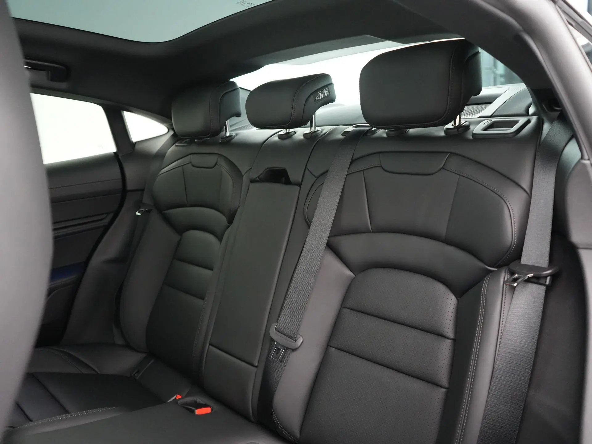 Taycan 4 Black Edition 105 kWh