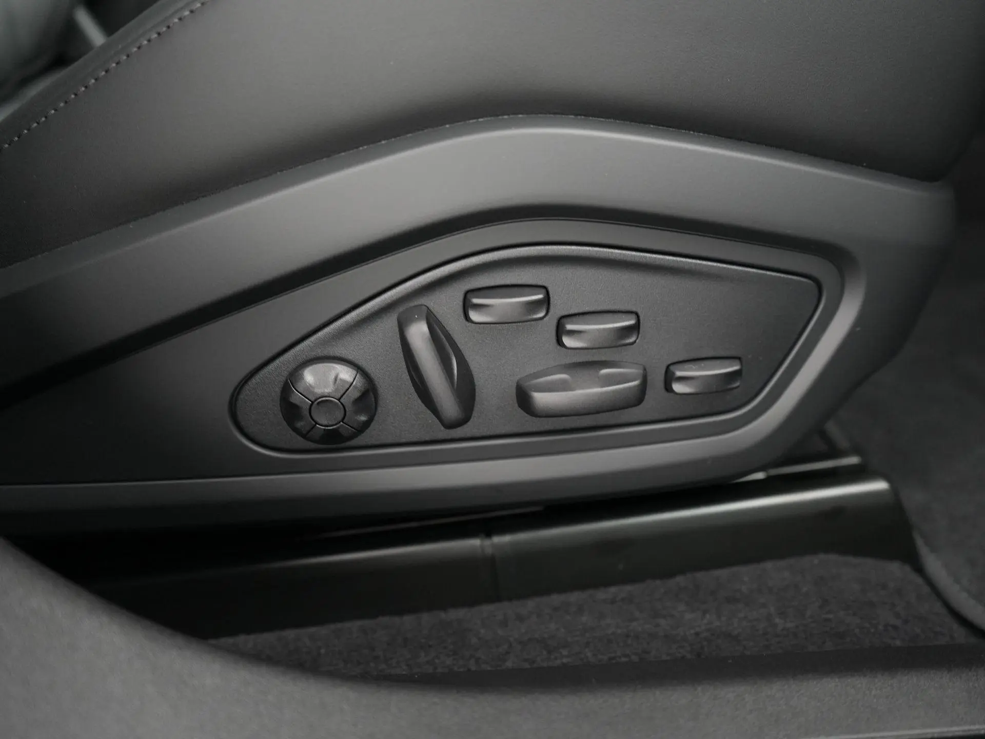 Taycan 4 Black Edition 105 kWh