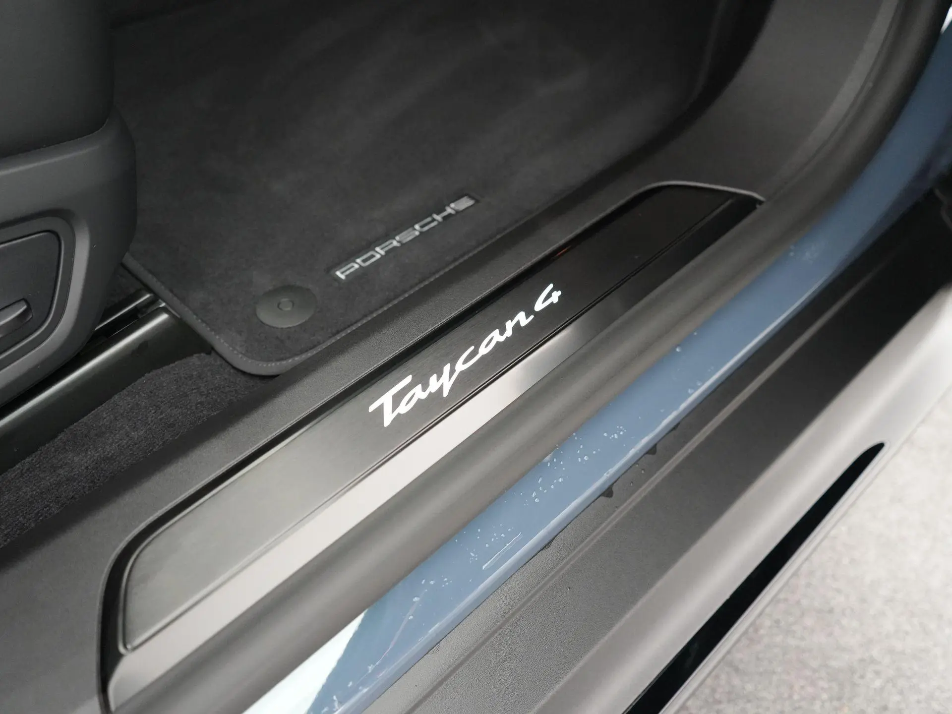 Taycan 4 Black Edition 105 kWh