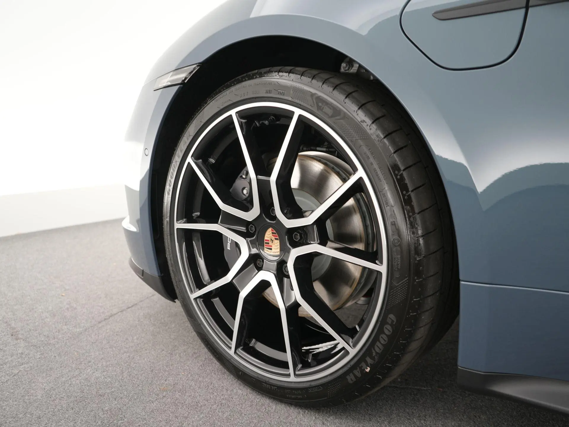 Taycan 4 Black Edition 105 kWh