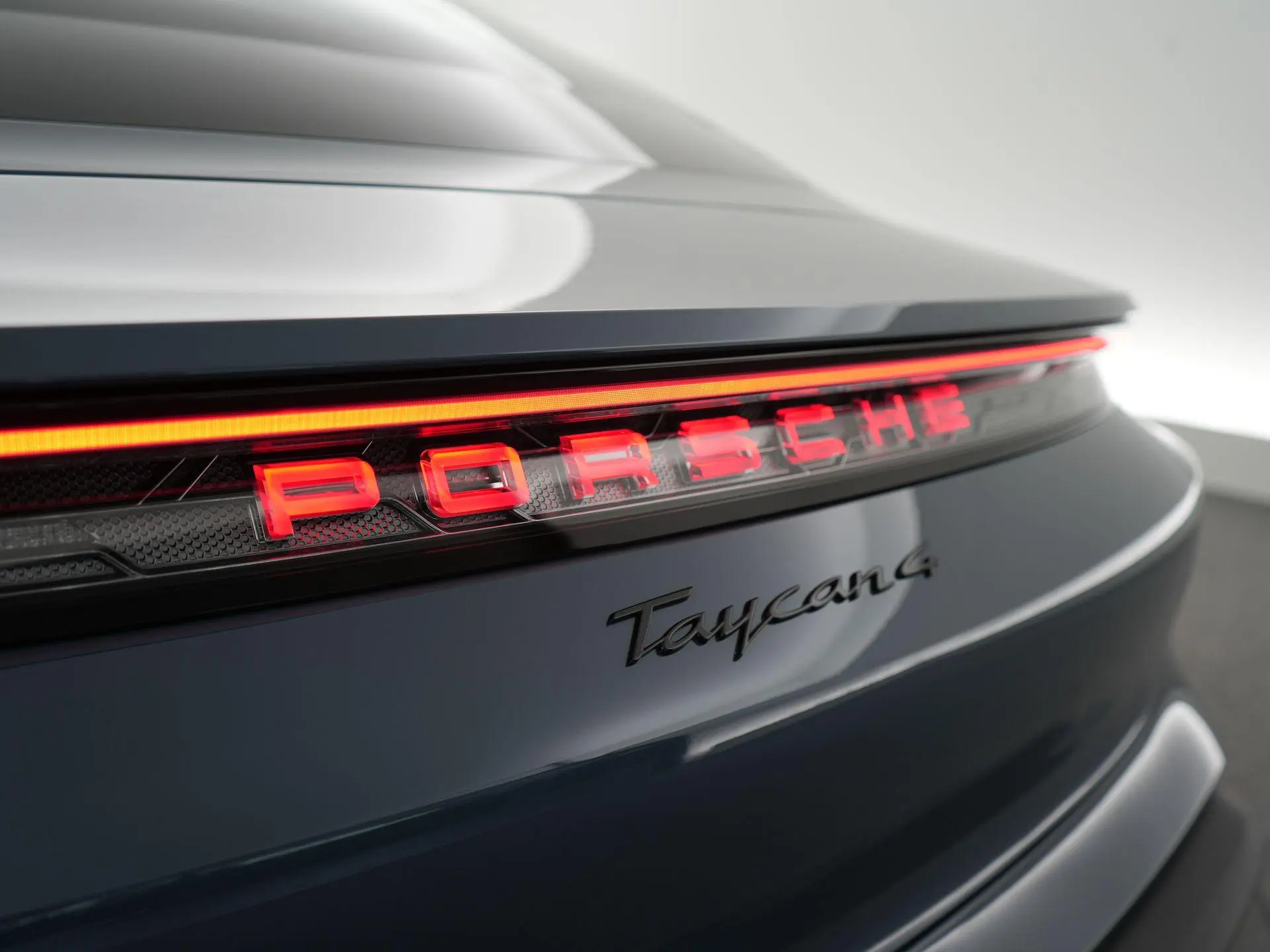 Taycan 4 Black Edition 105 kWh