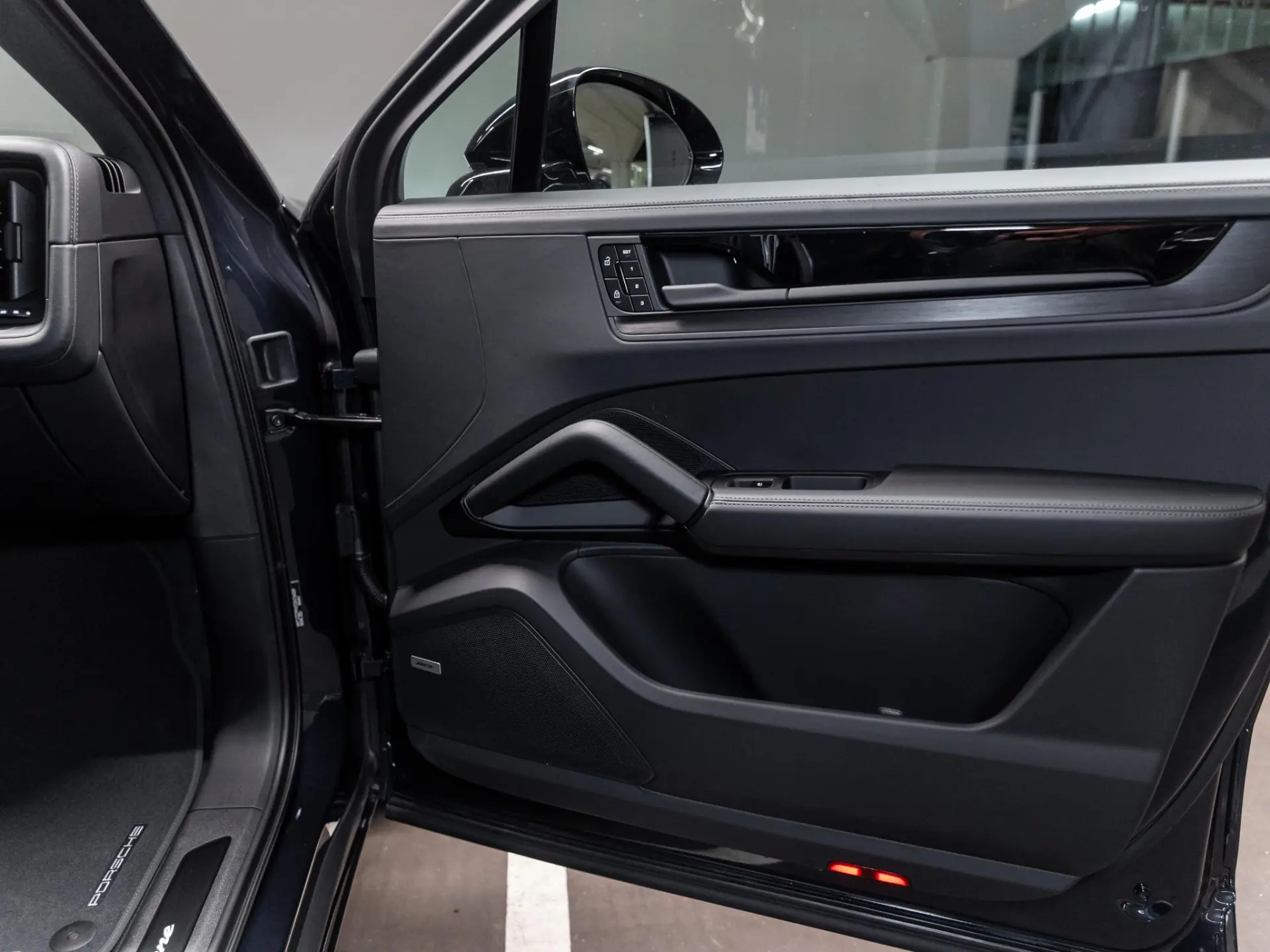 Cayenne Coupé 3.0 E-Hybrid Black Edition