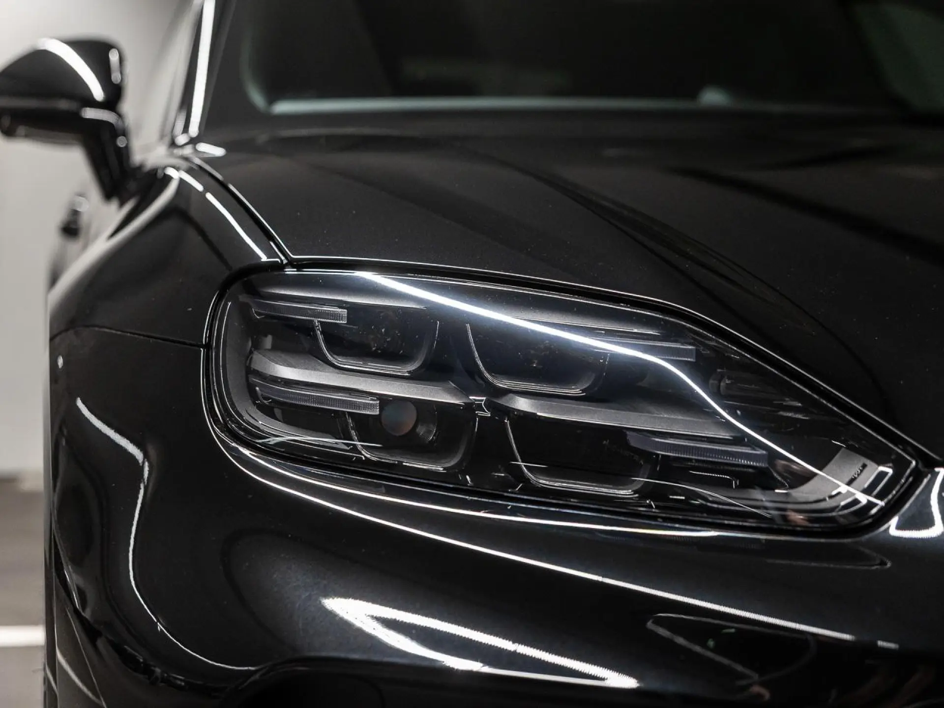 Cayenne Electric 113 kWh