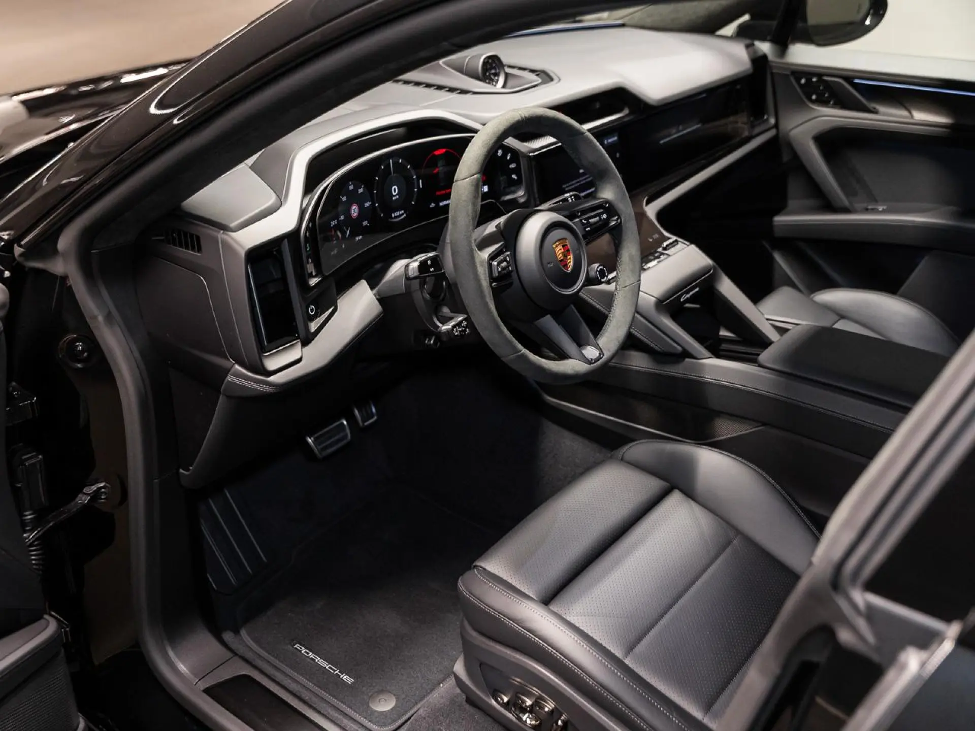 Cayenne Electric 113 kWh