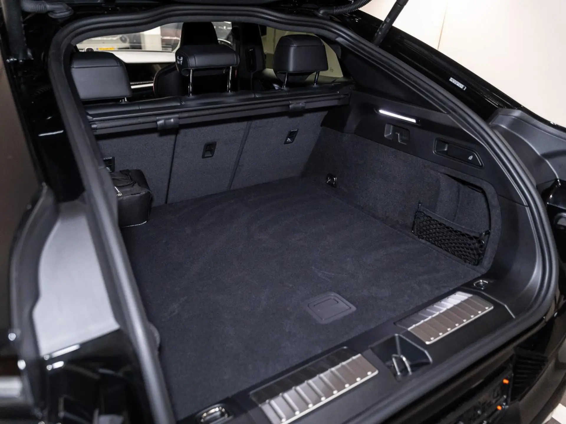 Cayenne Electric 113 kWh