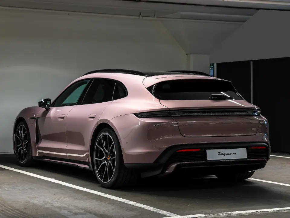 Taycan Sport Turismo Black Edition